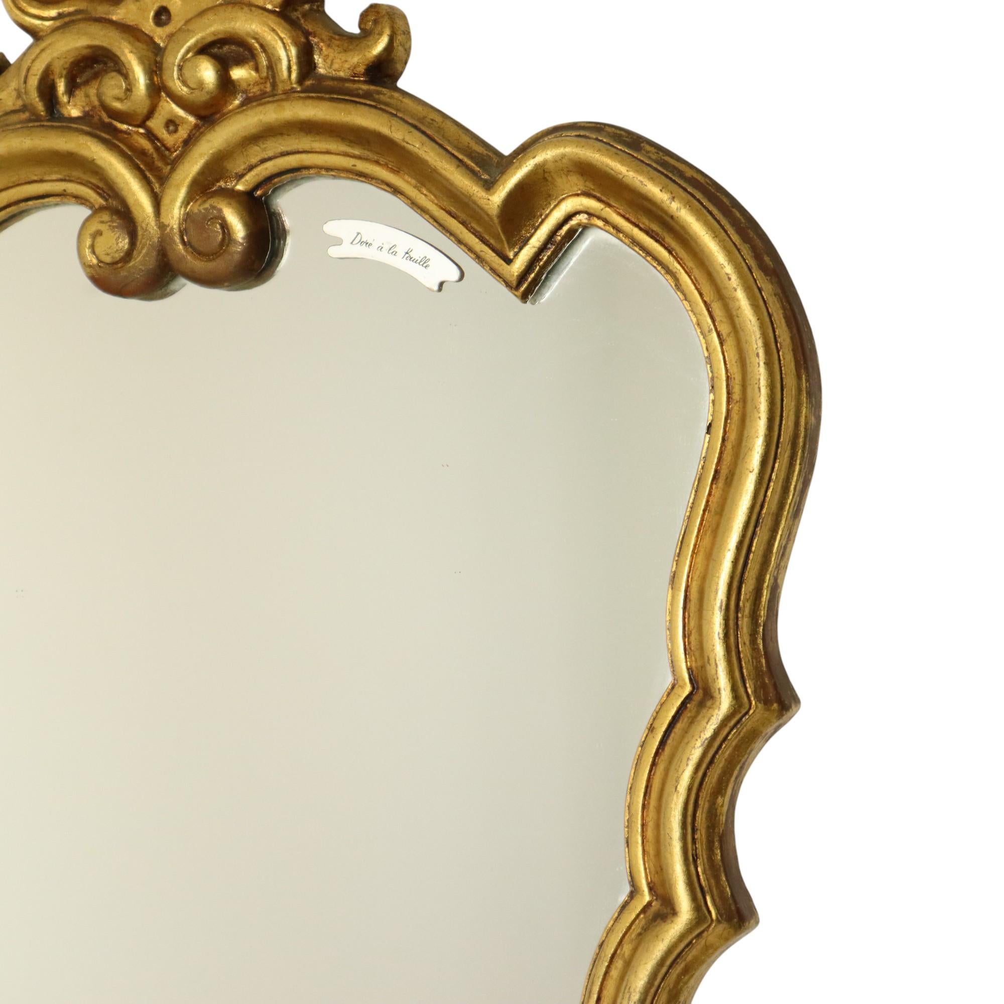 Espejo francés dorado en pan de oro estilo barroco Espejo con cresta años sesenta 66cm Francés en venta