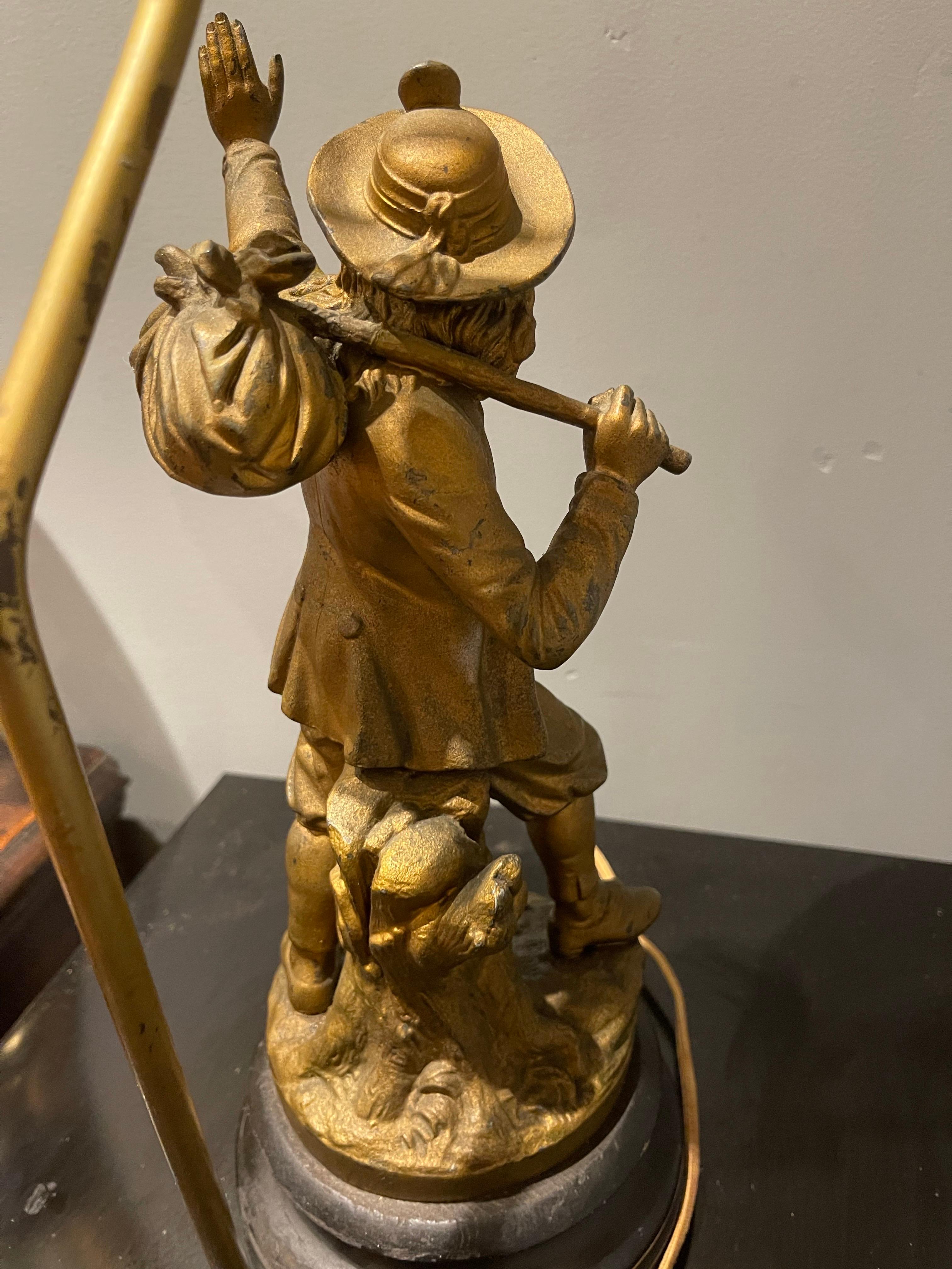 Francese Figura di uomo in partenza in metallo dorato francese 