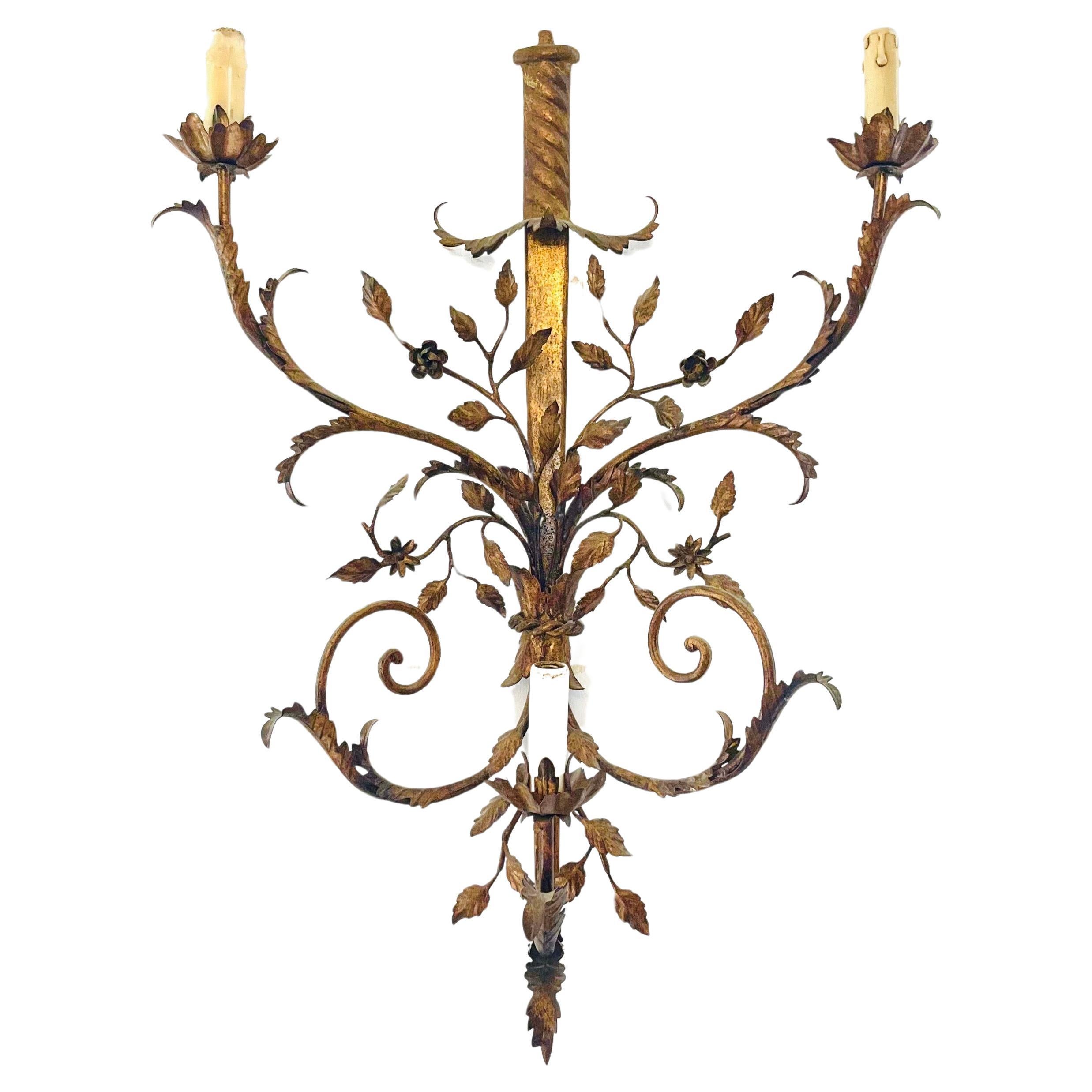 French Gold metal Wall Light in the Style of Baguès - 1940 France For Sale