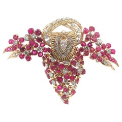 Broche en or et platine français 26.72ctw GIA Burma No Heat Ruby & Diamond Pin Brooch