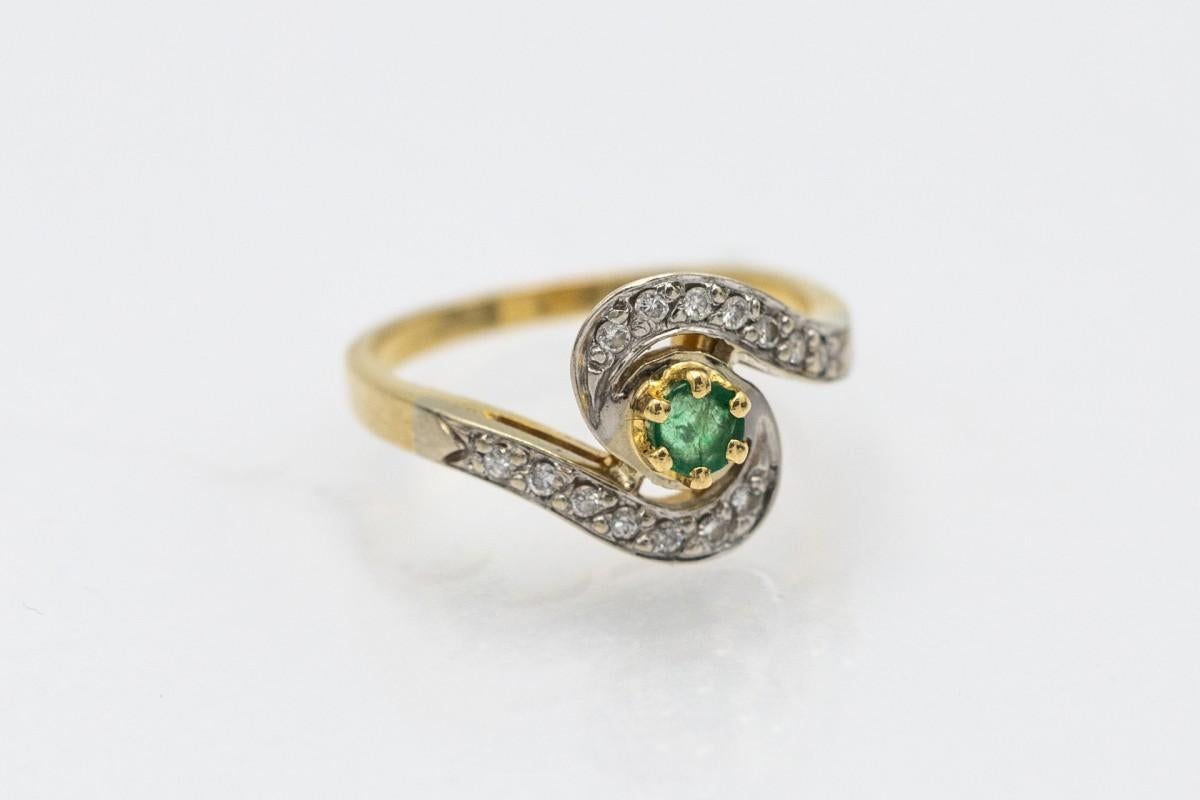 Brilliant Cut French gold ring with diamonds and emerald, 1960s.  For Sale