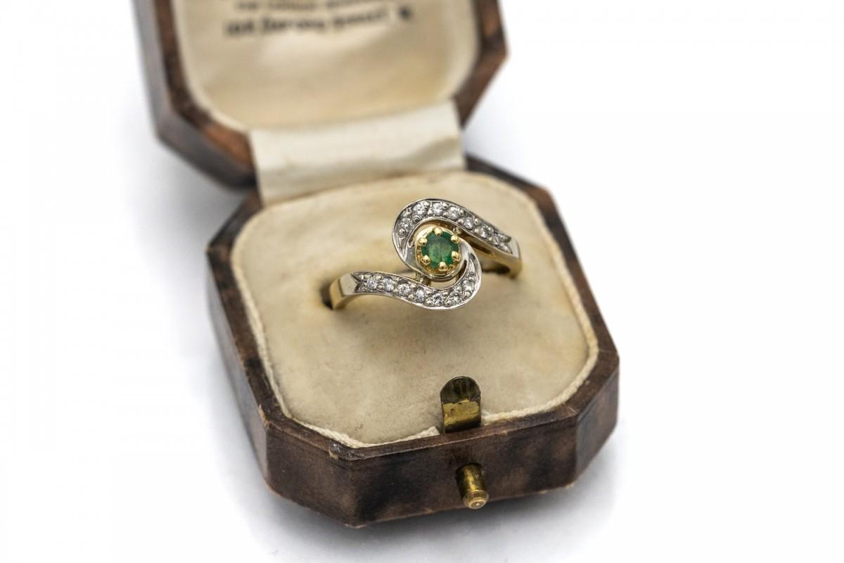 French gold ring with diamonds and emerald, 1960s.  For Sale 2