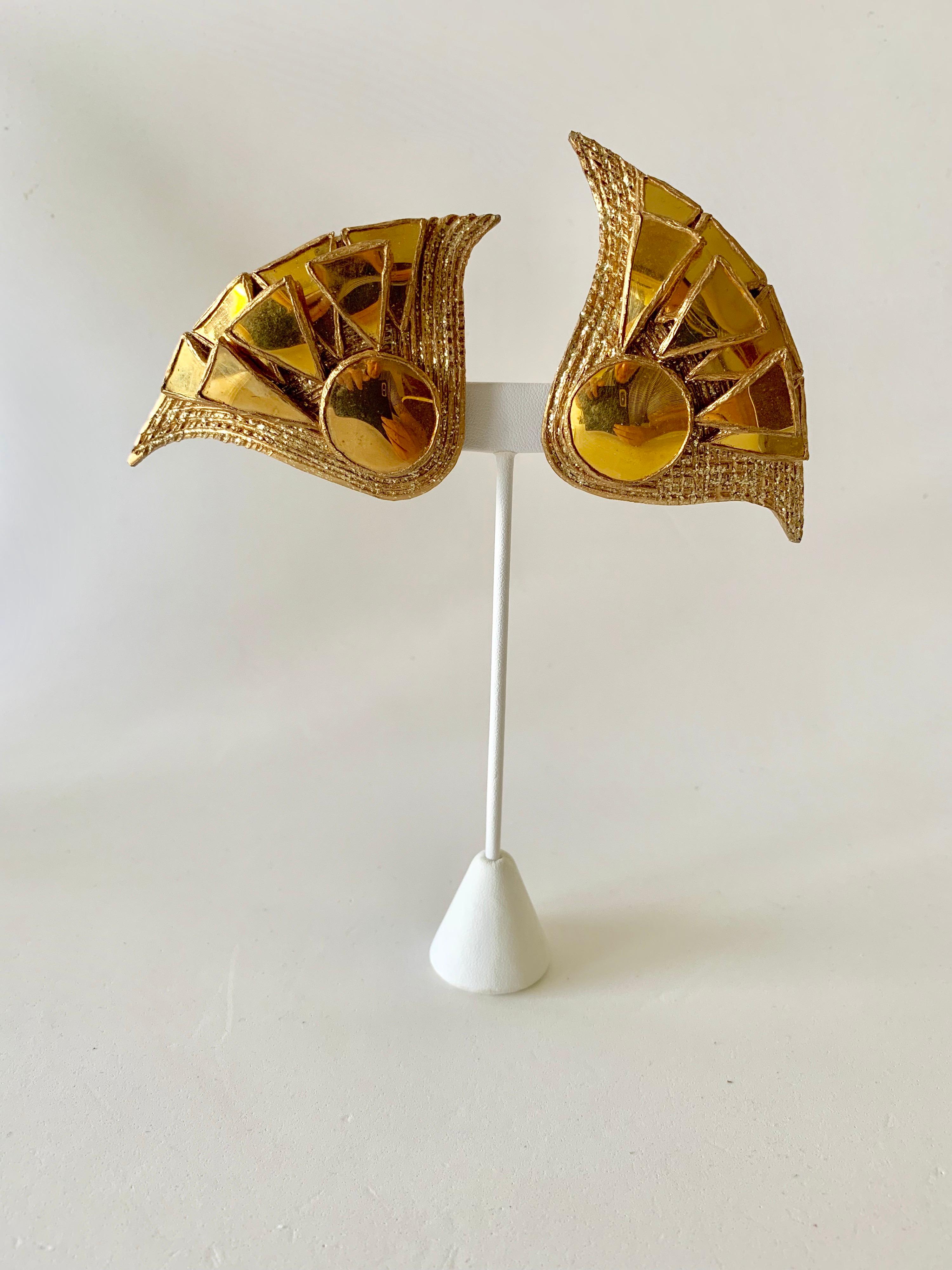 Chic and edgy 1970s - 1980's talosel resin artisanal statement clip-on earrings by Irina Jarworska, Paris. Rare gold resin talosel earrings with gold-encrusted tinted mirrors. Irina was a student who attended Line Vautrin's school in Paris where she