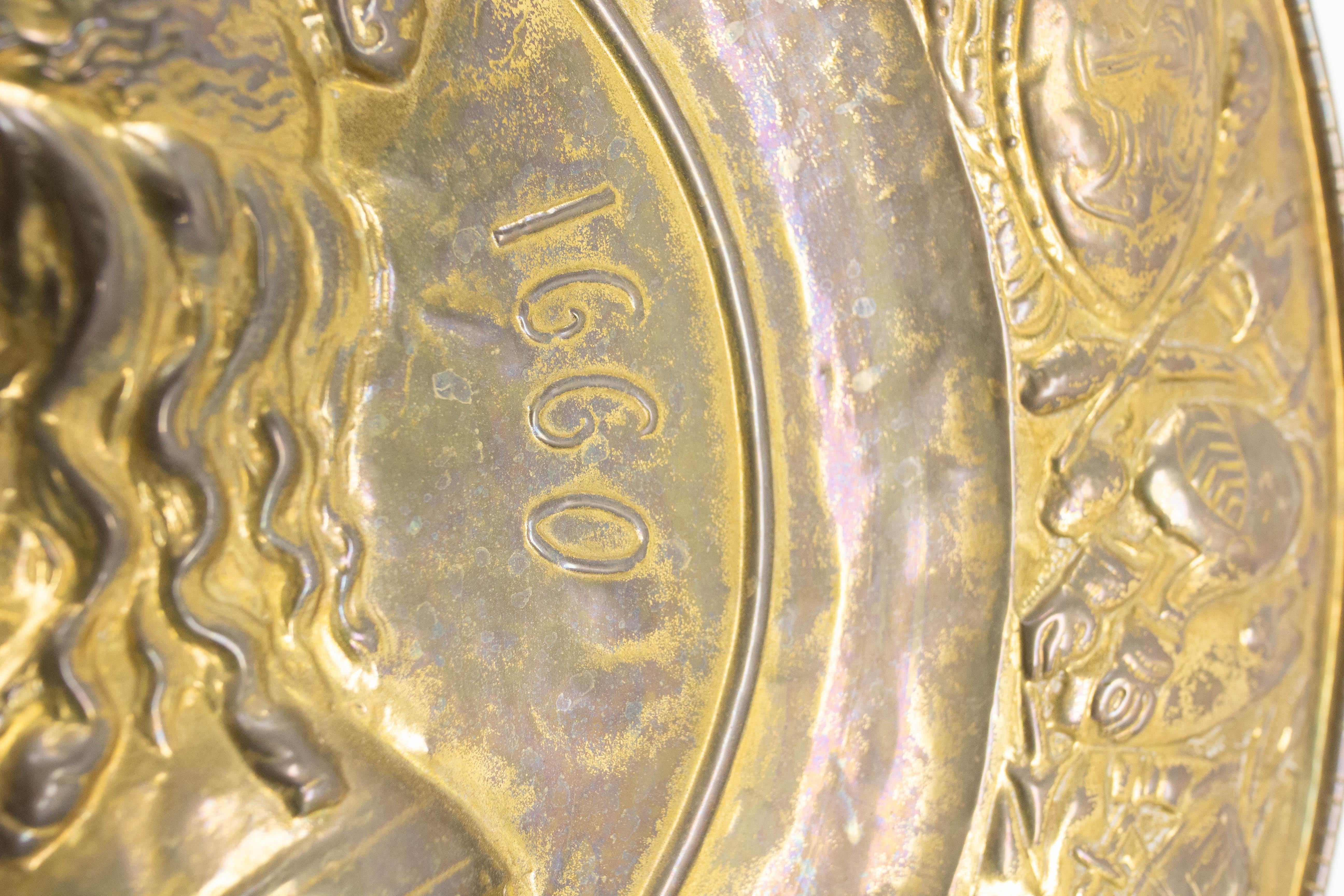 Moorish French Golden Copper Tray Profile of the Wife of Louis 14, 19th Mid-Century For Sale
