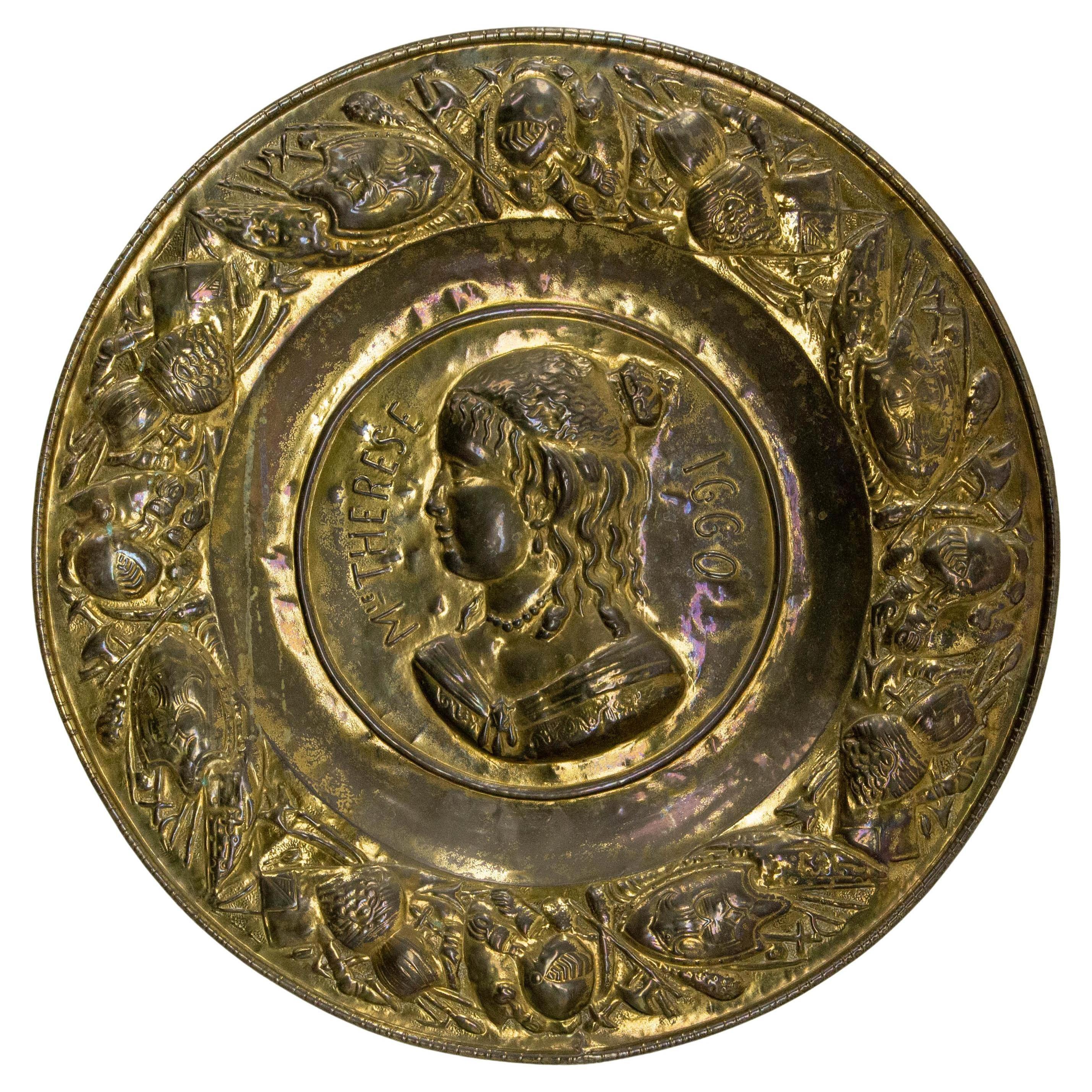 French Golden Copper Tray Profile of the Wife of Louis 14, 19th Mid-Century