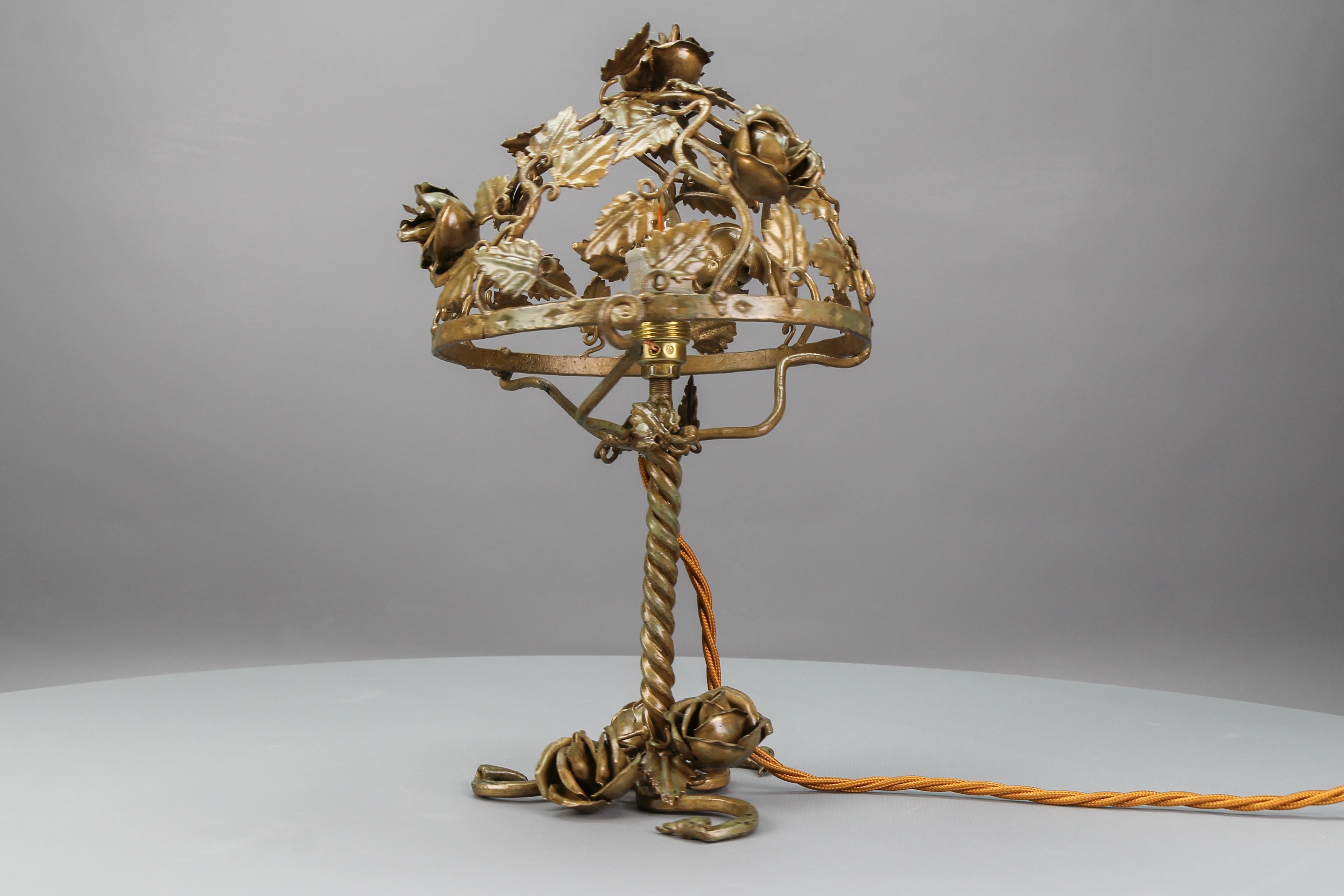 French Golden Metal Roses Table Lamp, ca. 1950s For Sale 5