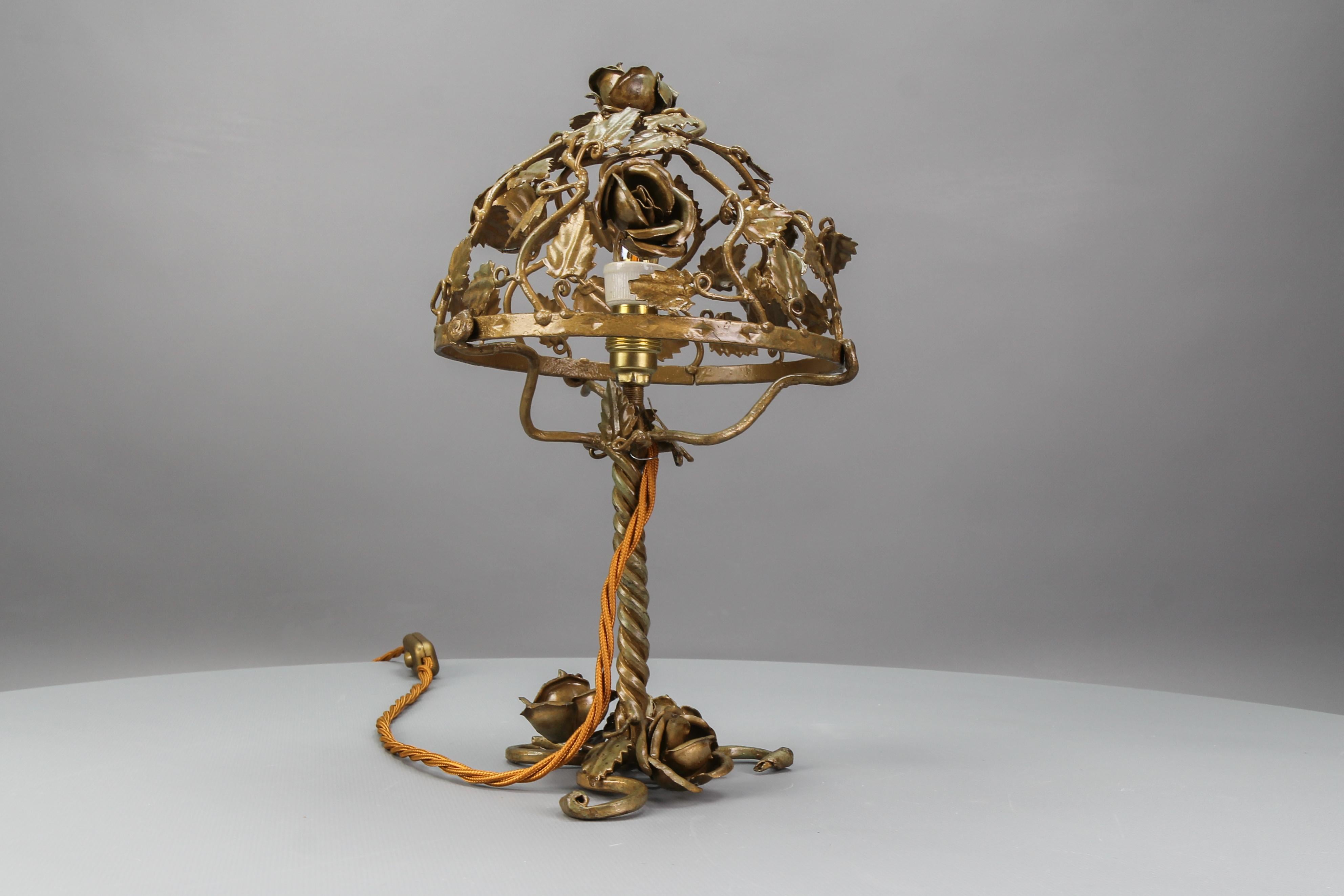 French Golden Metal Roses Table Lamp, ca. 1950s For Sale 7