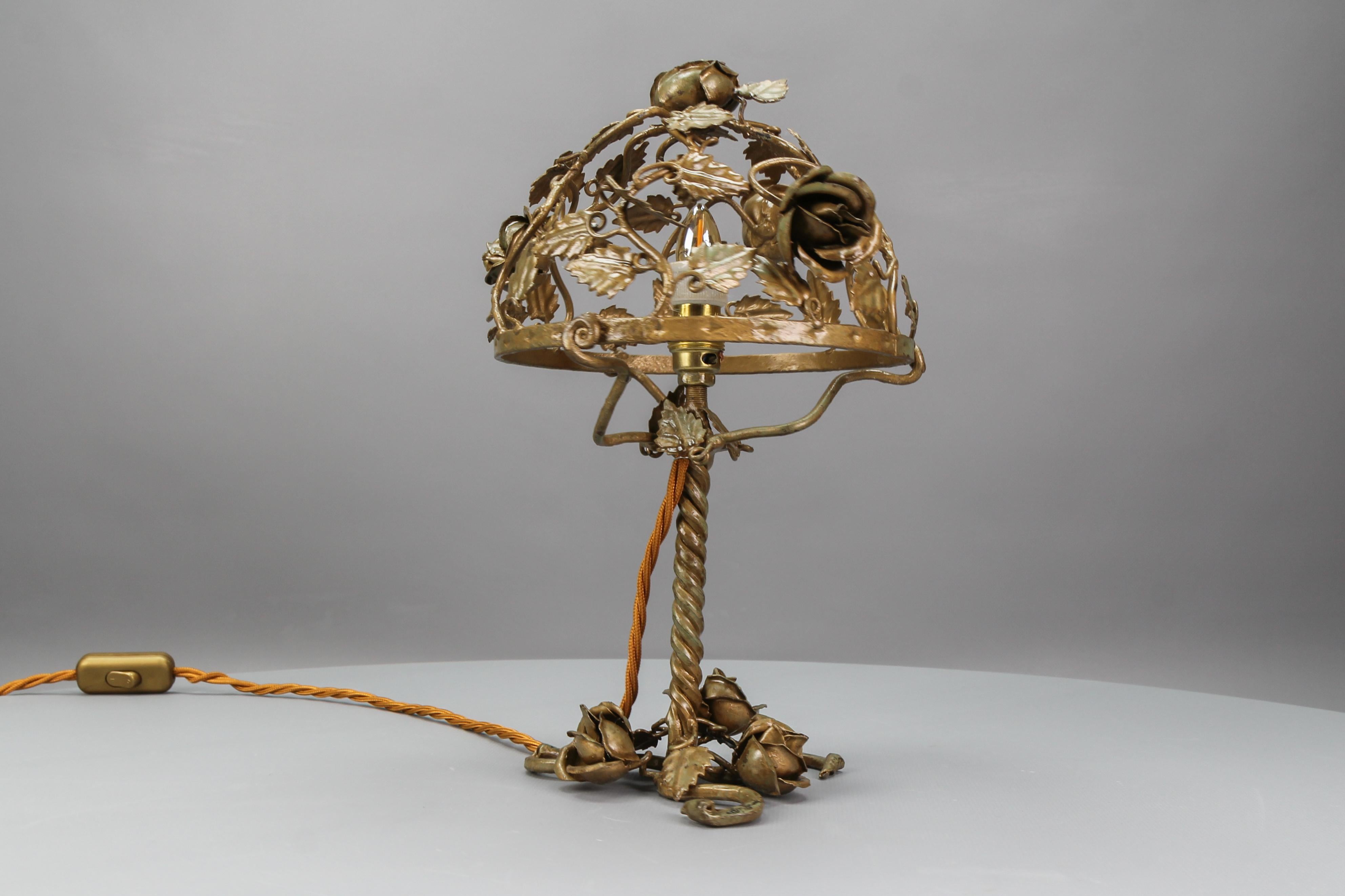 French Golden Metal Roses Table Lamp, ca. 1950s For Sale 15