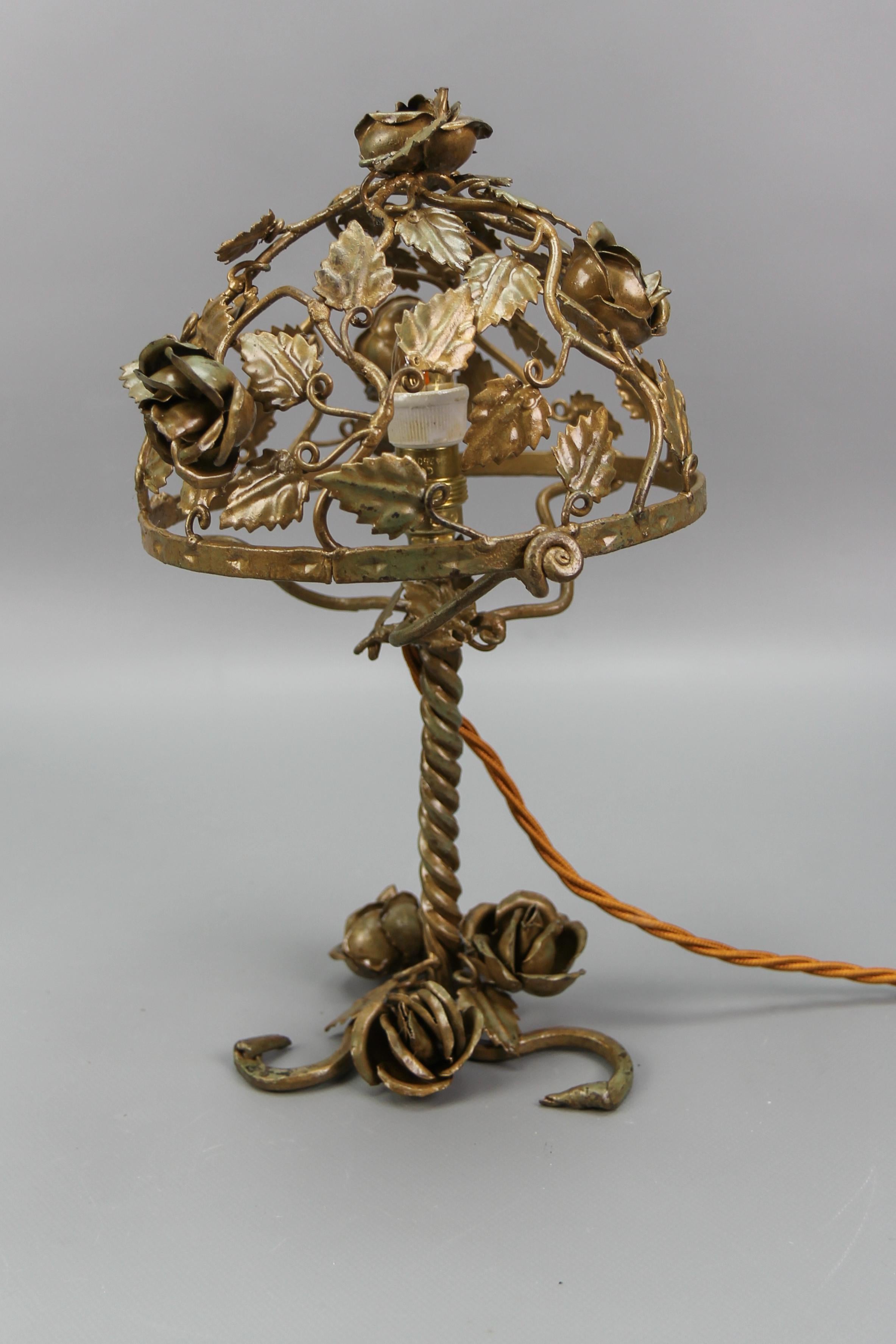 Hollywood Regency French Golden Metal Roses Table Lamp, ca. 1950s For Sale