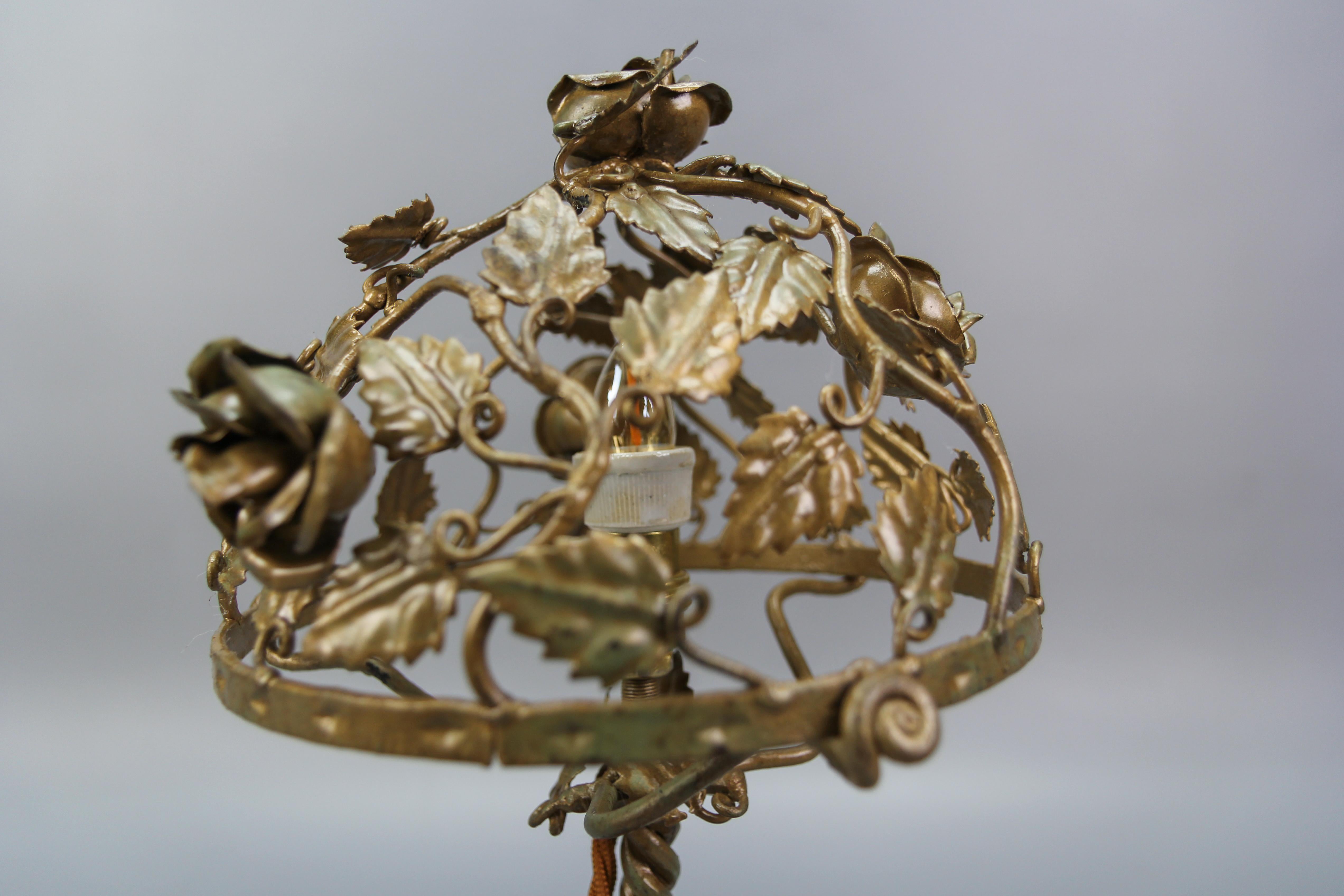 French Golden Metal Roses Table Lamp, ca. 1950s For Sale 3