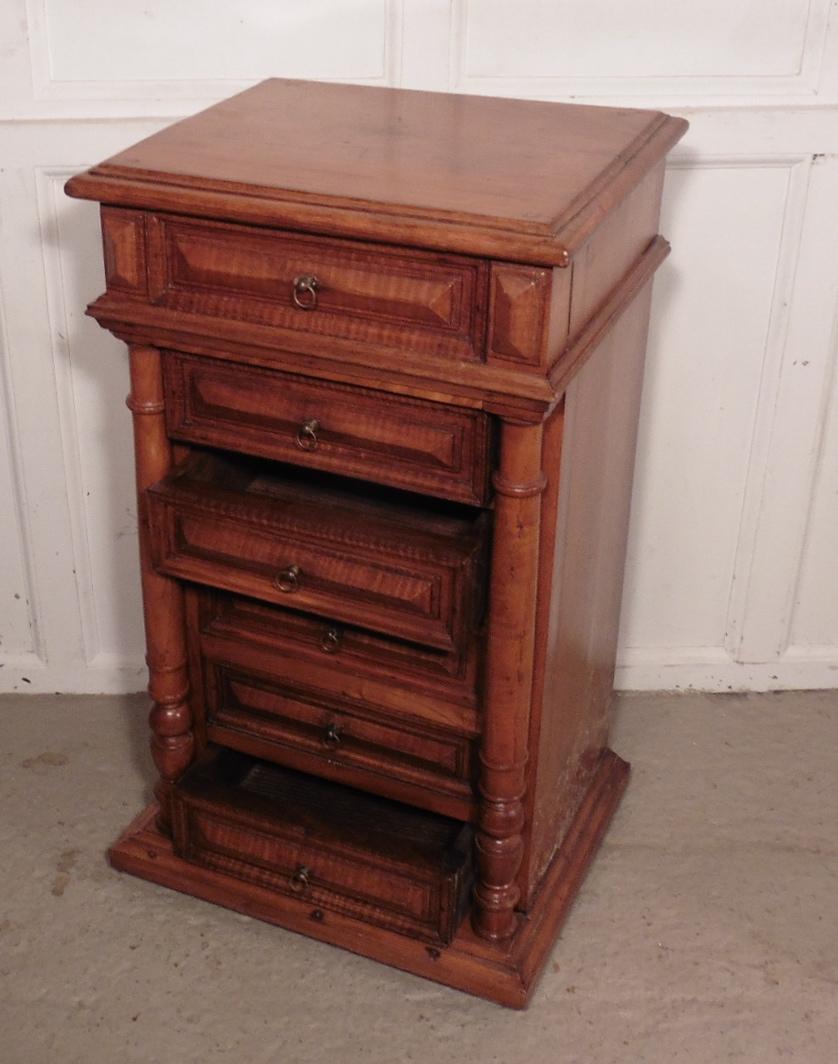French Golden Oak Bedside Cabinet or Night Table     In Good Condition For Sale In Chillerton, Isle of Wight