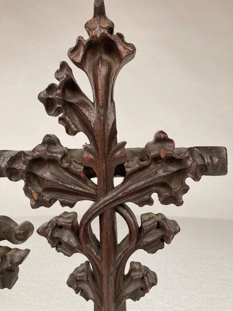 16th Century French Gothic Carved Oak Architectural Fragment For Sale 1