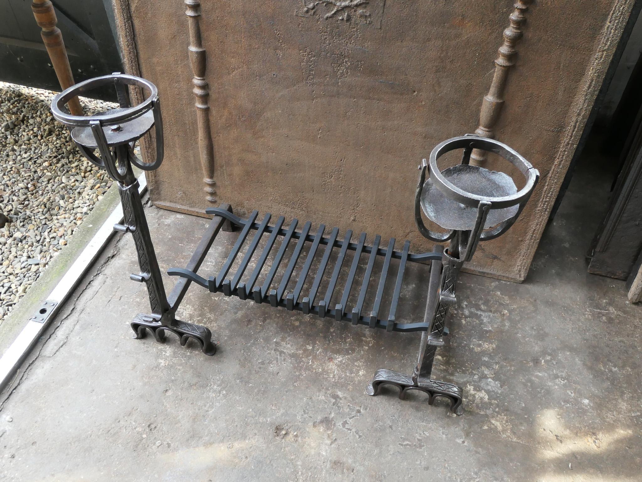 French Gothic Fireplace Grate or Fire Basket, 17th Century For Sale 1