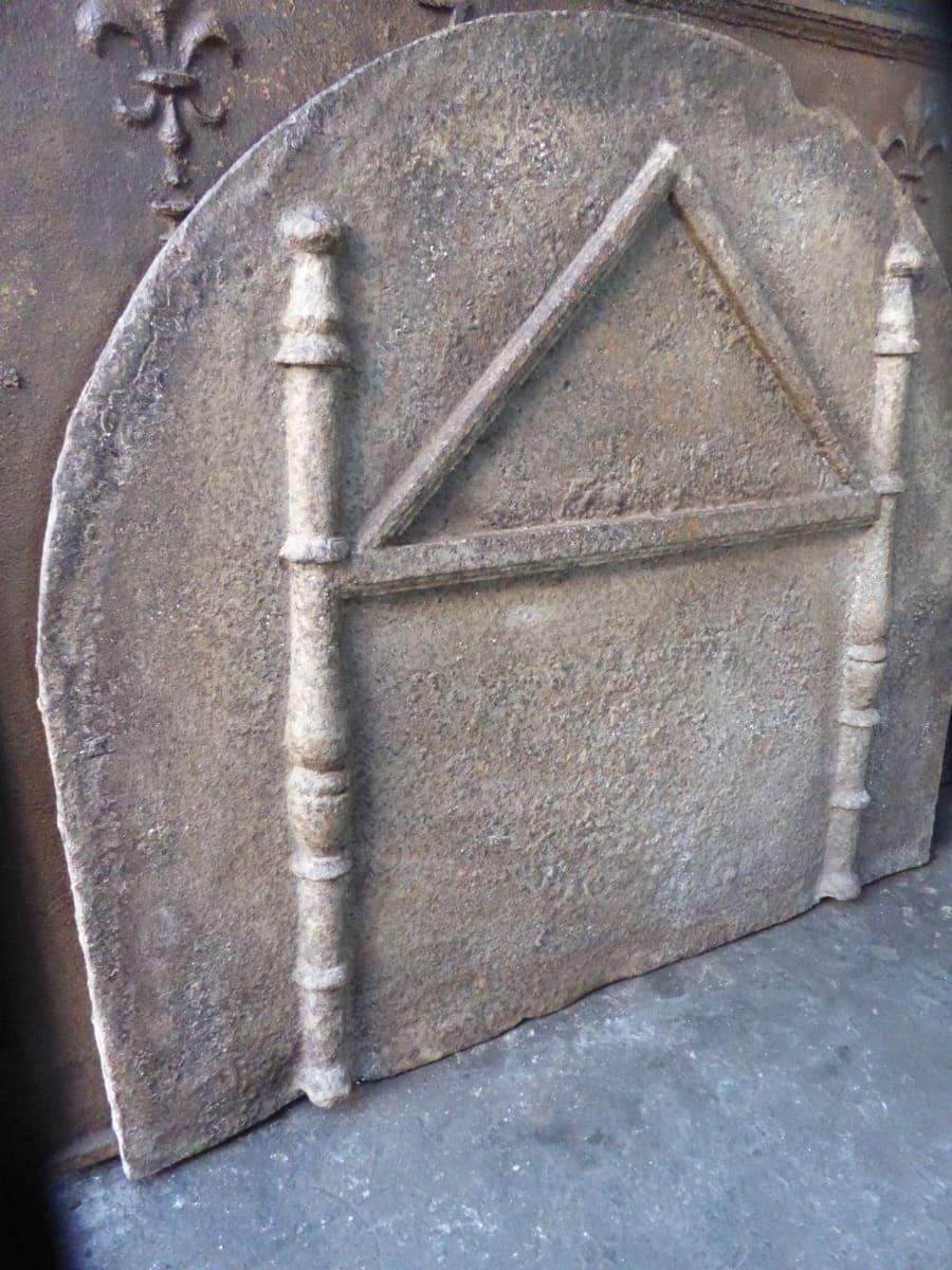 Iron French Gothic Period 'Pillars and Pediment' Fireback / Backspash, 16th Century For Sale