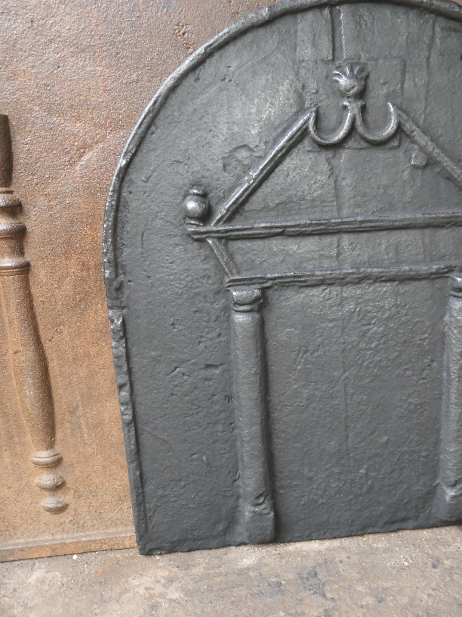 French Gothic 'Pillars and Pediment' Fireback, 17th Century For Sale 4