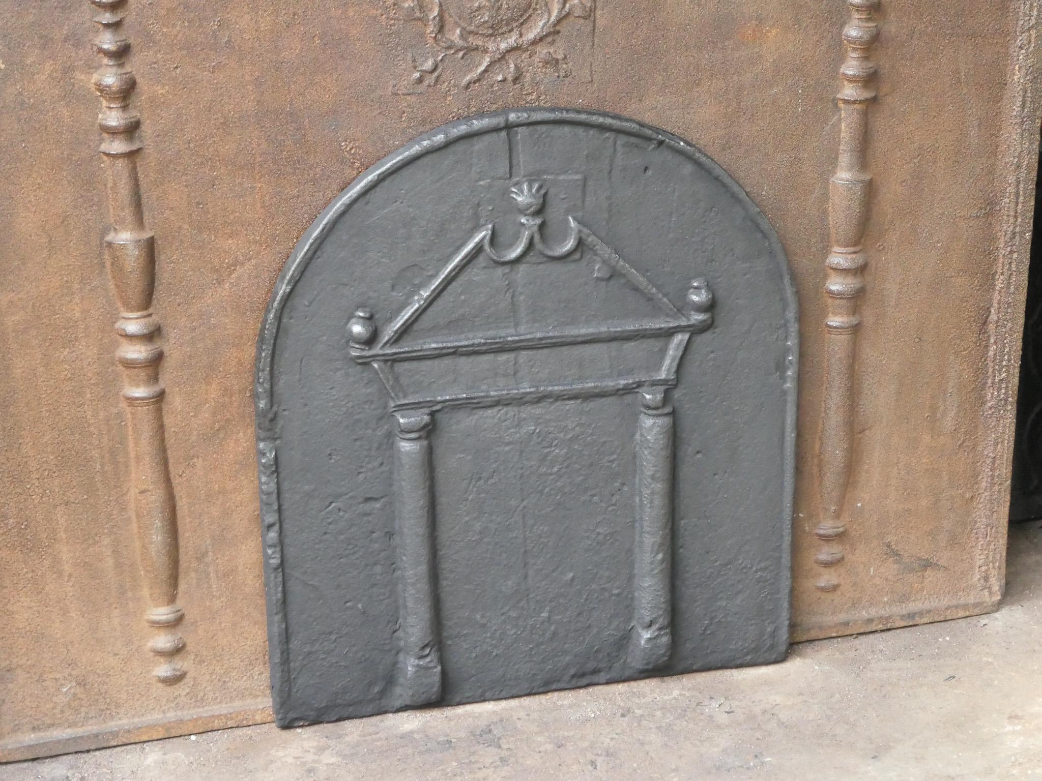 French Gothic 'Pillars and Pediment' Fireback, 17th Century For Sale 1