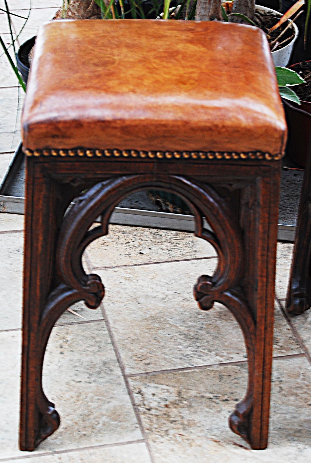 French Gothic Revival Pair of Carved Stools 19th Century In Good Condition For Sale In Wells, ME