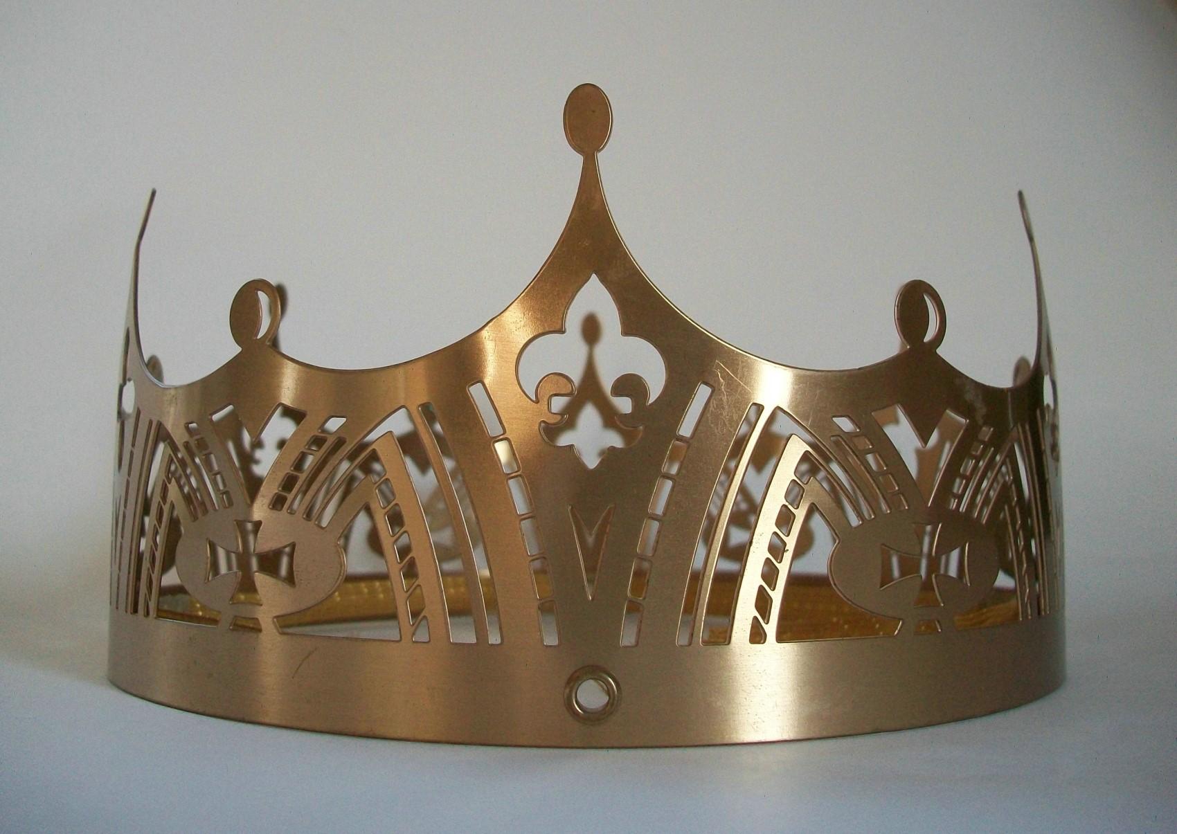 European French Gothic Revival Style Pierced Metal Crown, Europe, Late 20th Century For Sale
