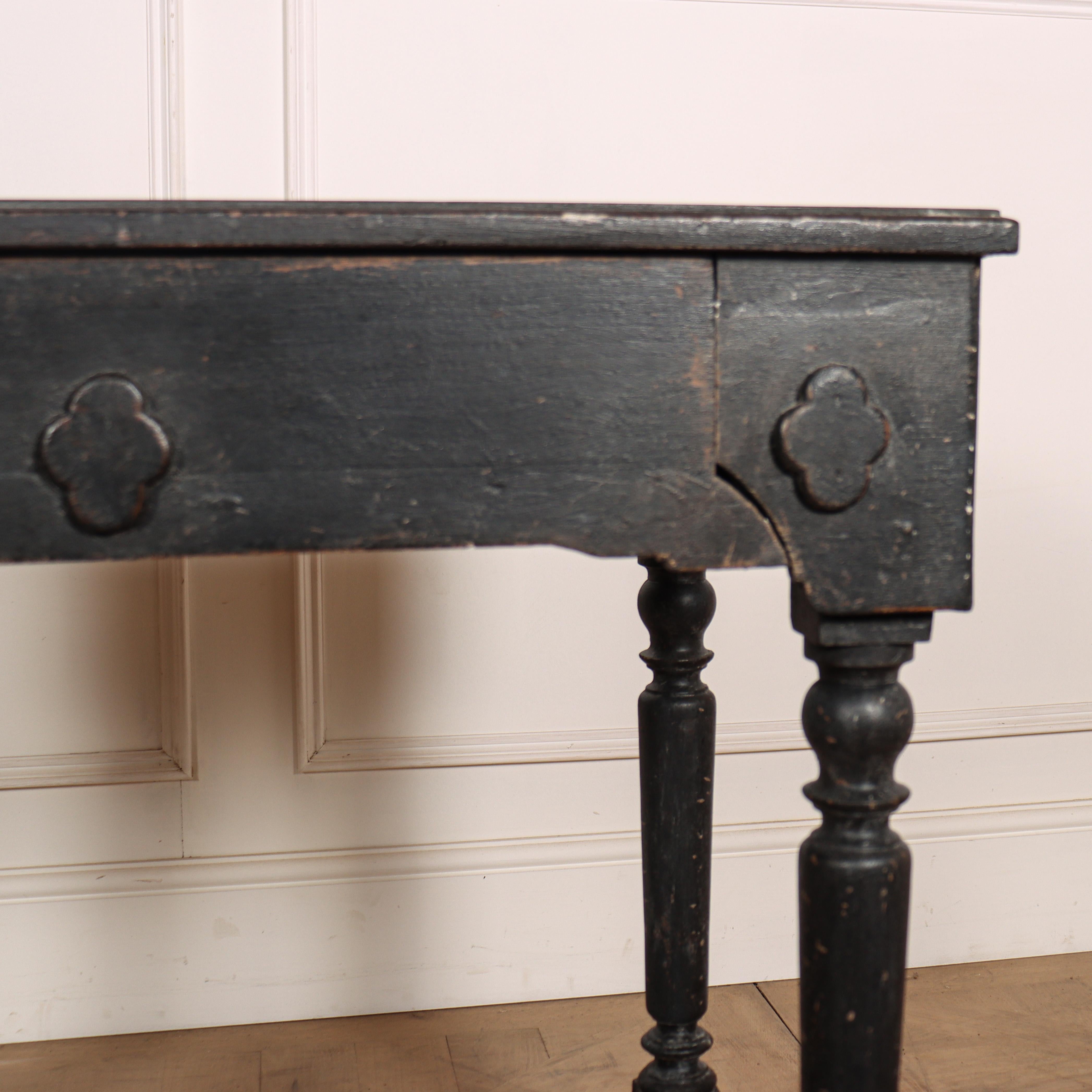 French Gothic Side Table In Good Condition For Sale In Leamington Spa, Warwickshire