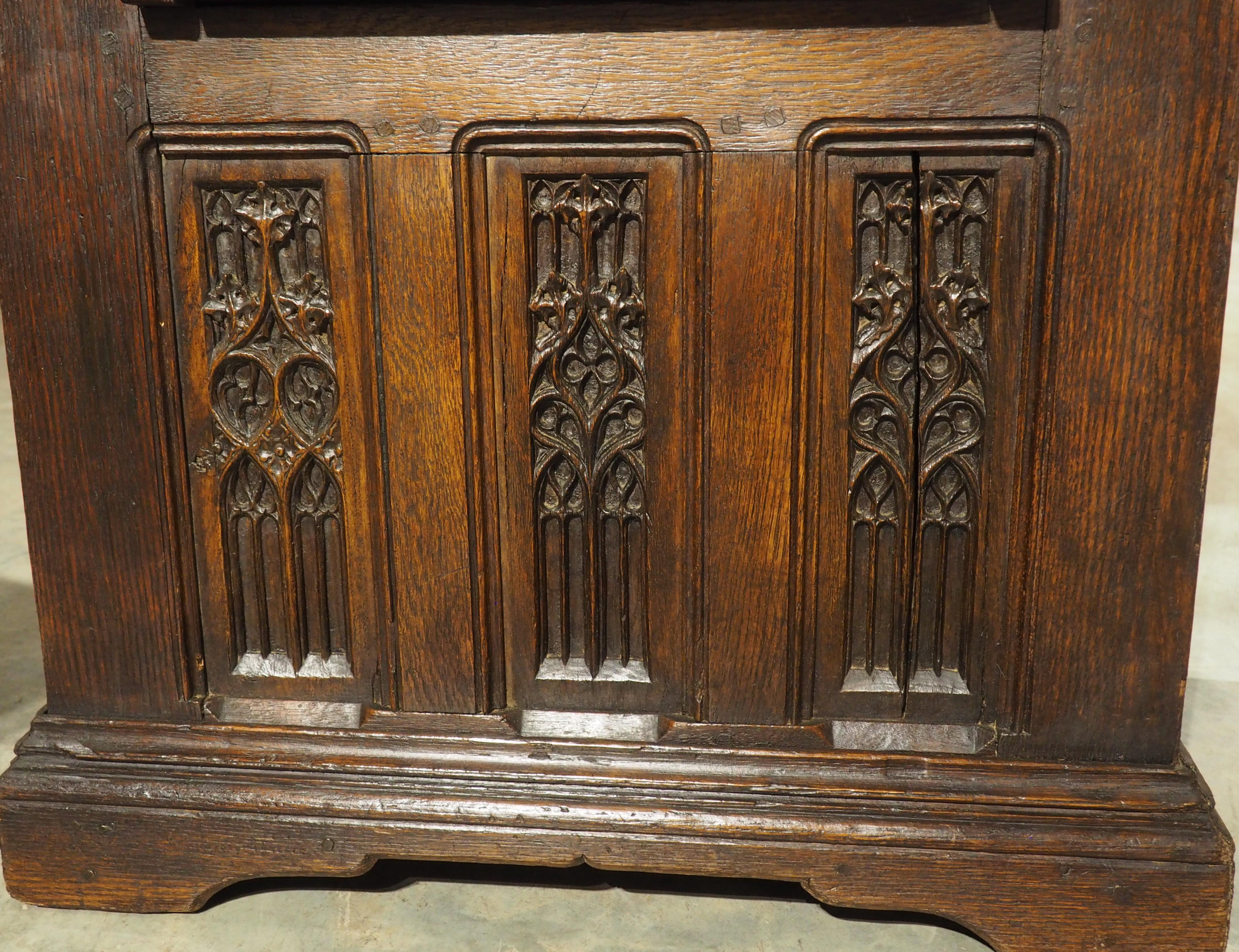 French Gothic Style Carved Oak Chayère Throne Chair, 19th Century For Sale 9