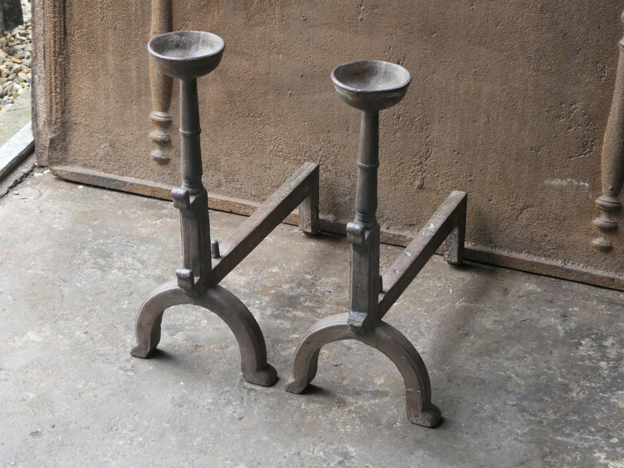Französische Feuerböcke oder Andirons im gotischen Stil im Zustand „Gut“ im Angebot in Soest, NL