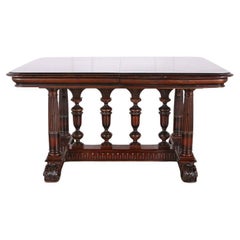 Mesa de comedor de caoba de estilo gótico francés