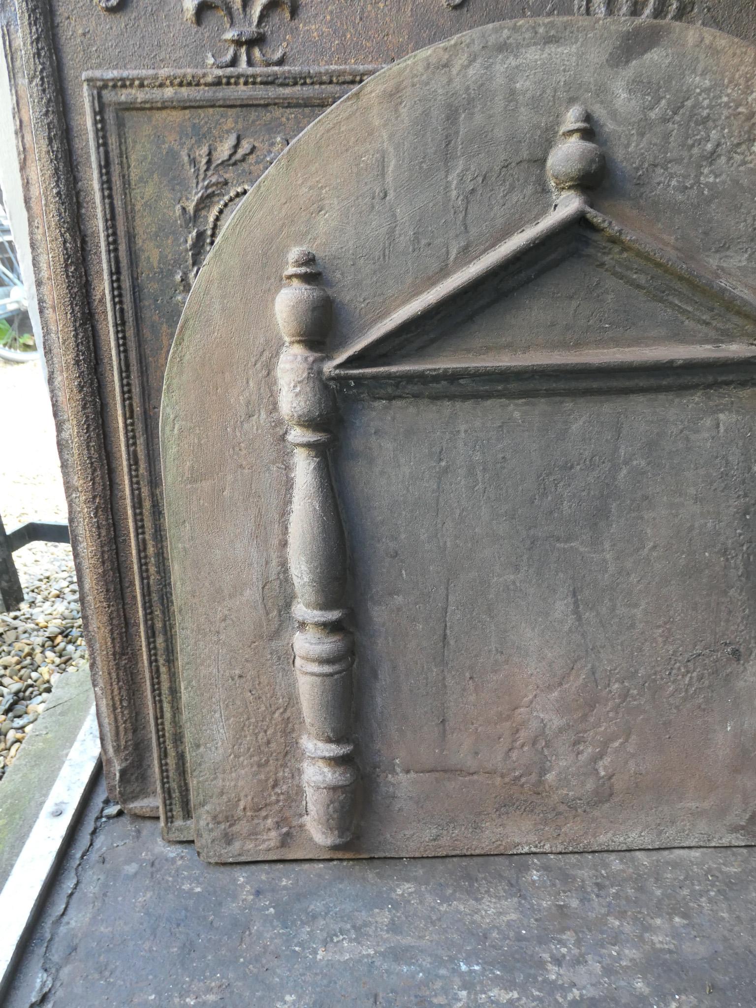 French Gothic Style 'Pillars and Pediment' Fireback / Backspash For Sale 5