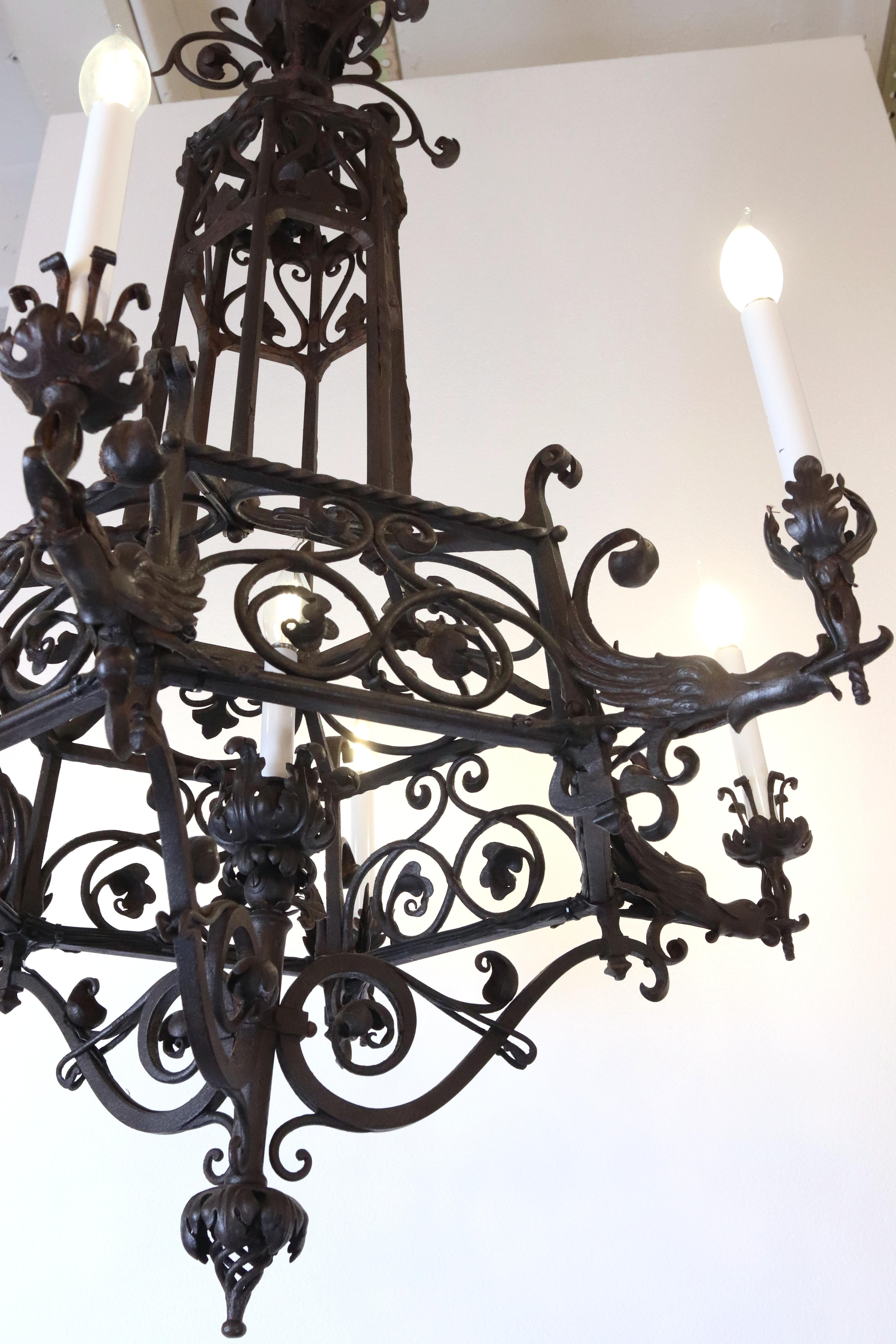 Lampadario gotico francese a 6 bracci in ferro battuto in vendita 5