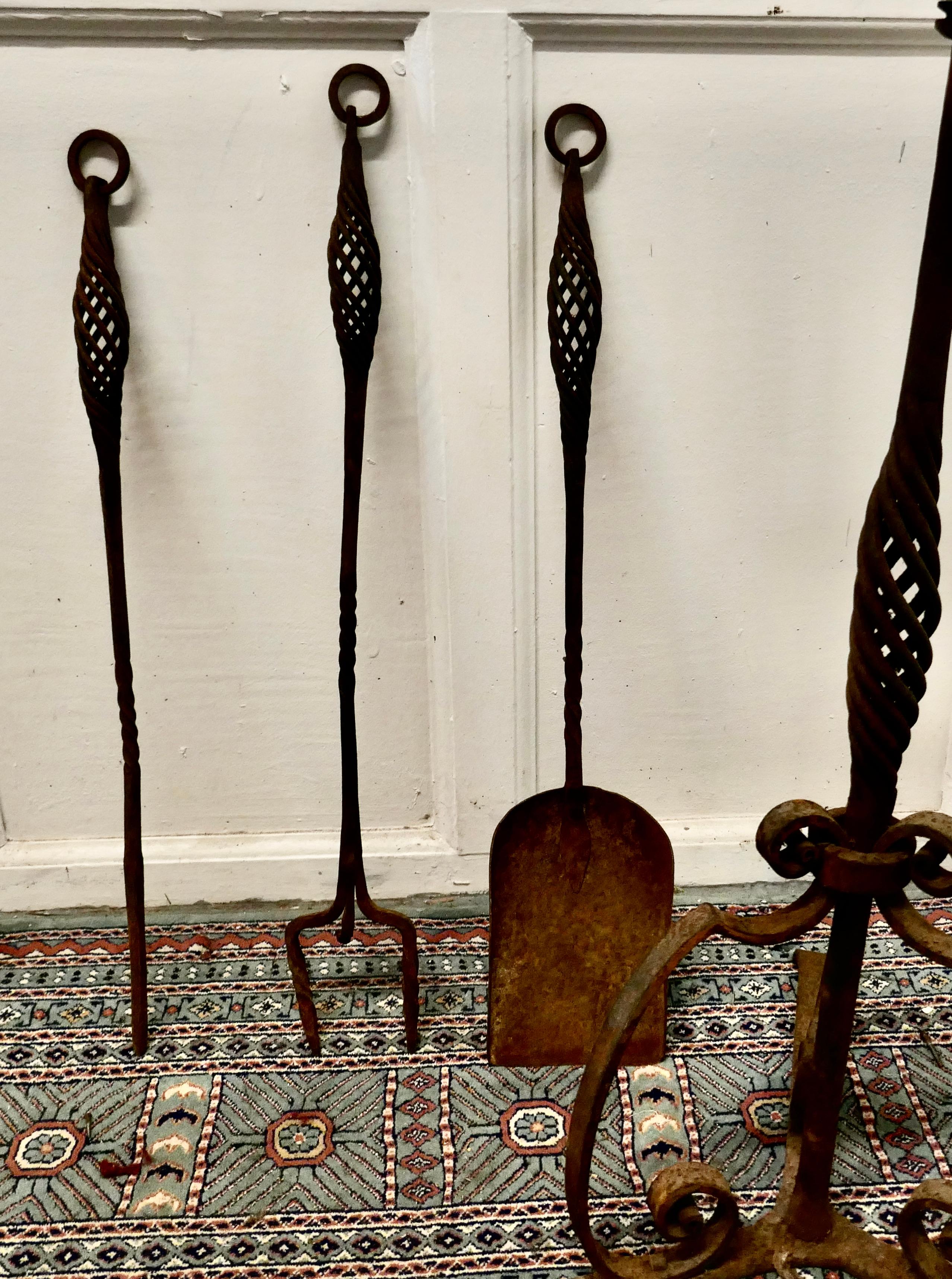French Gothic Wrought Iron Manor House Fire Tool Companion Set In Good Condition For Sale In Chillerton, Isle of Wight