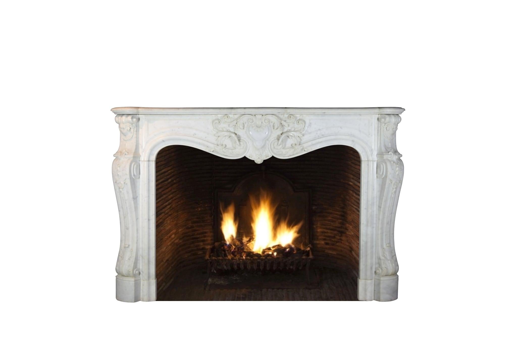 French Grand Interior Antique Fireplace Surround in Carrara White Marble For Sale 5