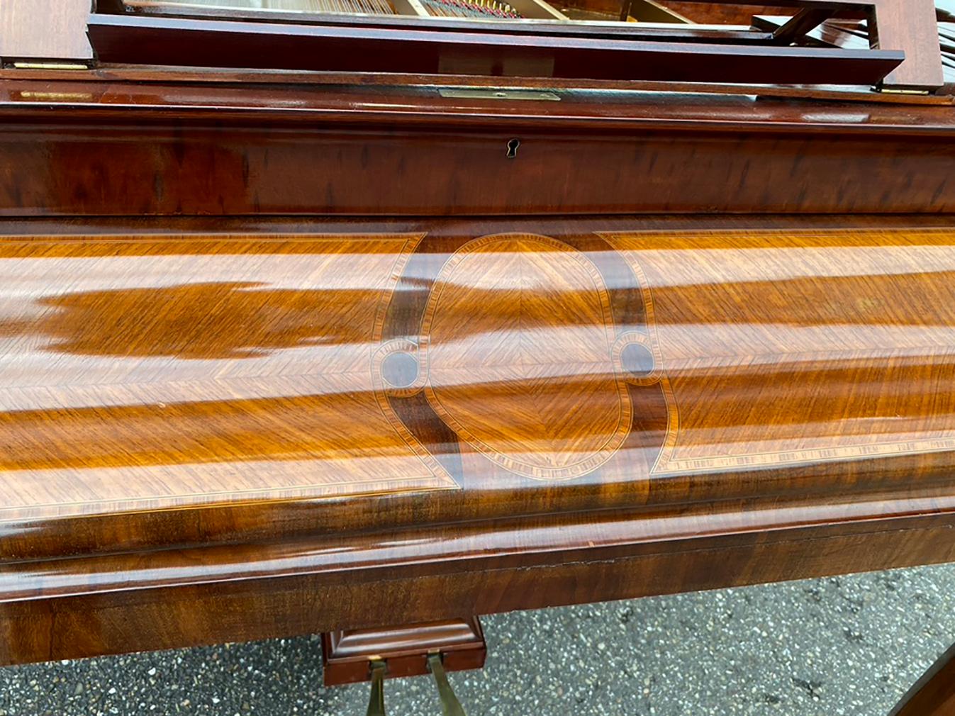 Grand Piano Mercier français Louis XV Ormolu Bronzes Marqueterie Acajou Bois de Rose  en vente 6