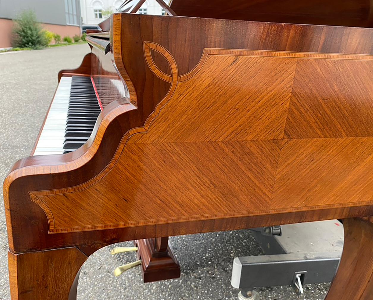 Grand Piano Mercier français Louis XV Ormolu Bronzes Marqueterie Acajou Bois de Rose  en vente 9