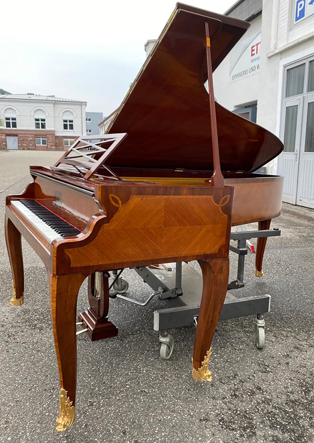 Grand Piano Mercier français Louis XV Ormolu Bronzes Marqueterie Acajou Bois de Rose  en vente 14