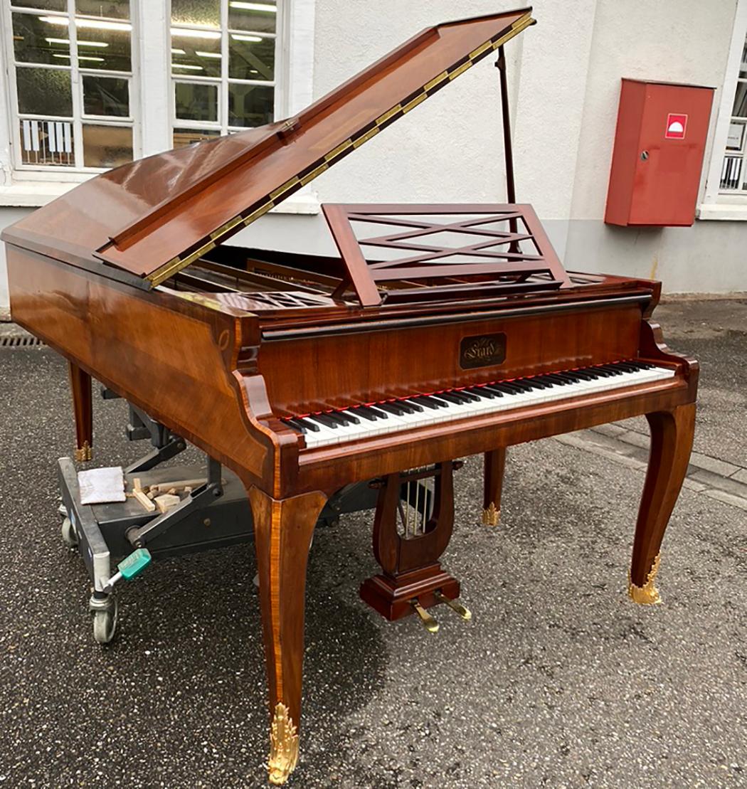 Doré Grand Piano Mercier français Louis XV Ormolu Bronzes Marqueterie Acajou Bois de Rose  en vente
