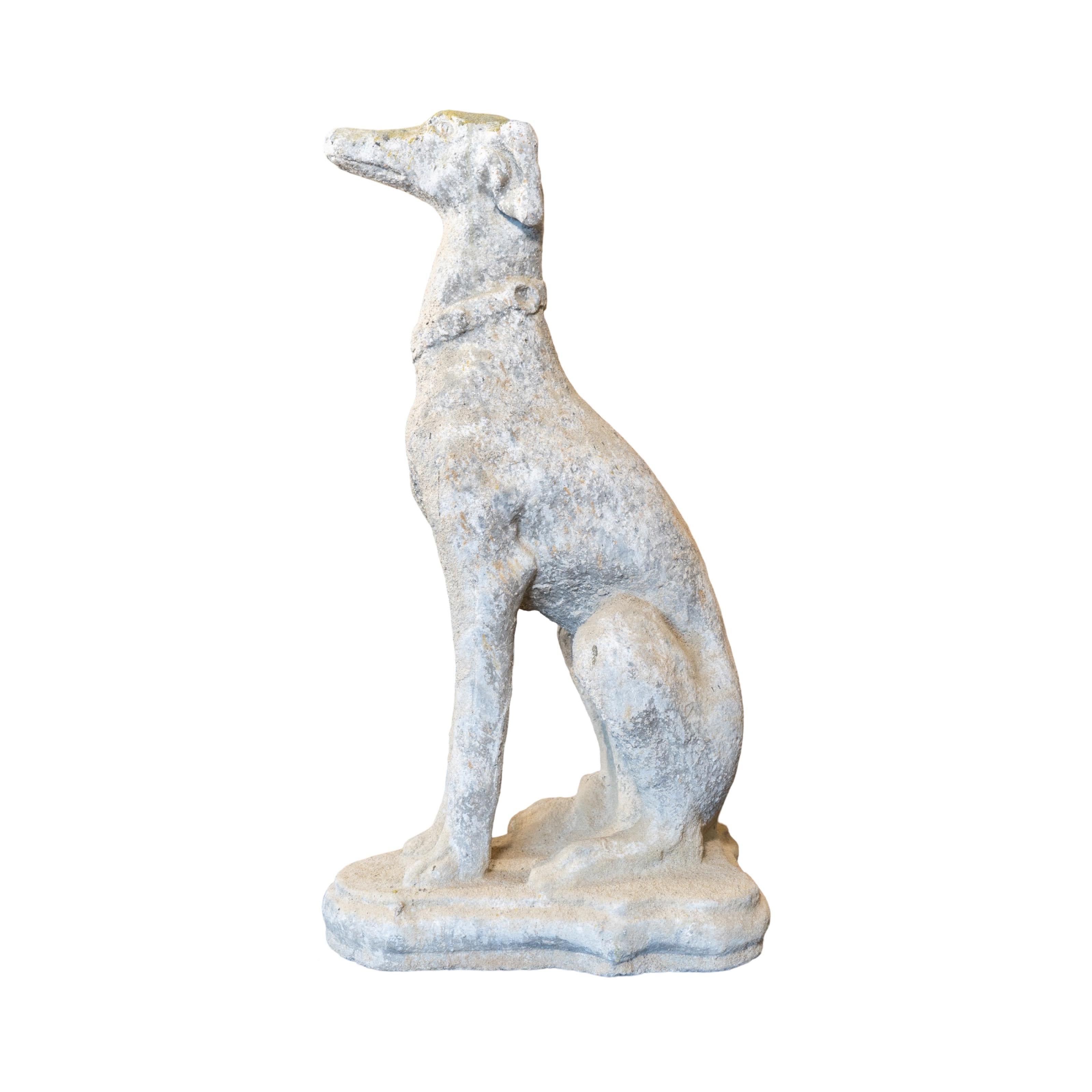 Scultura di cane Whippet in composito di granito francese In condizioni buone in vendita a Dallas, TX