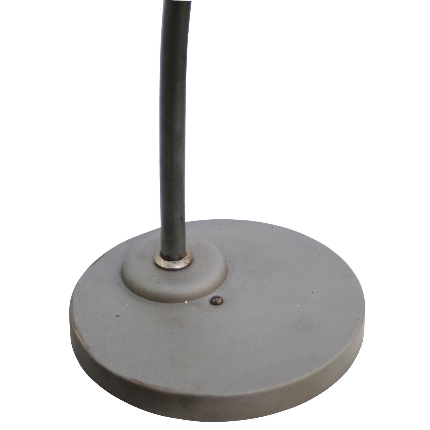 French Gray Metal Vintage Industrial Table Desk Lamp In Good Condition For Sale In Amsterdam, NL