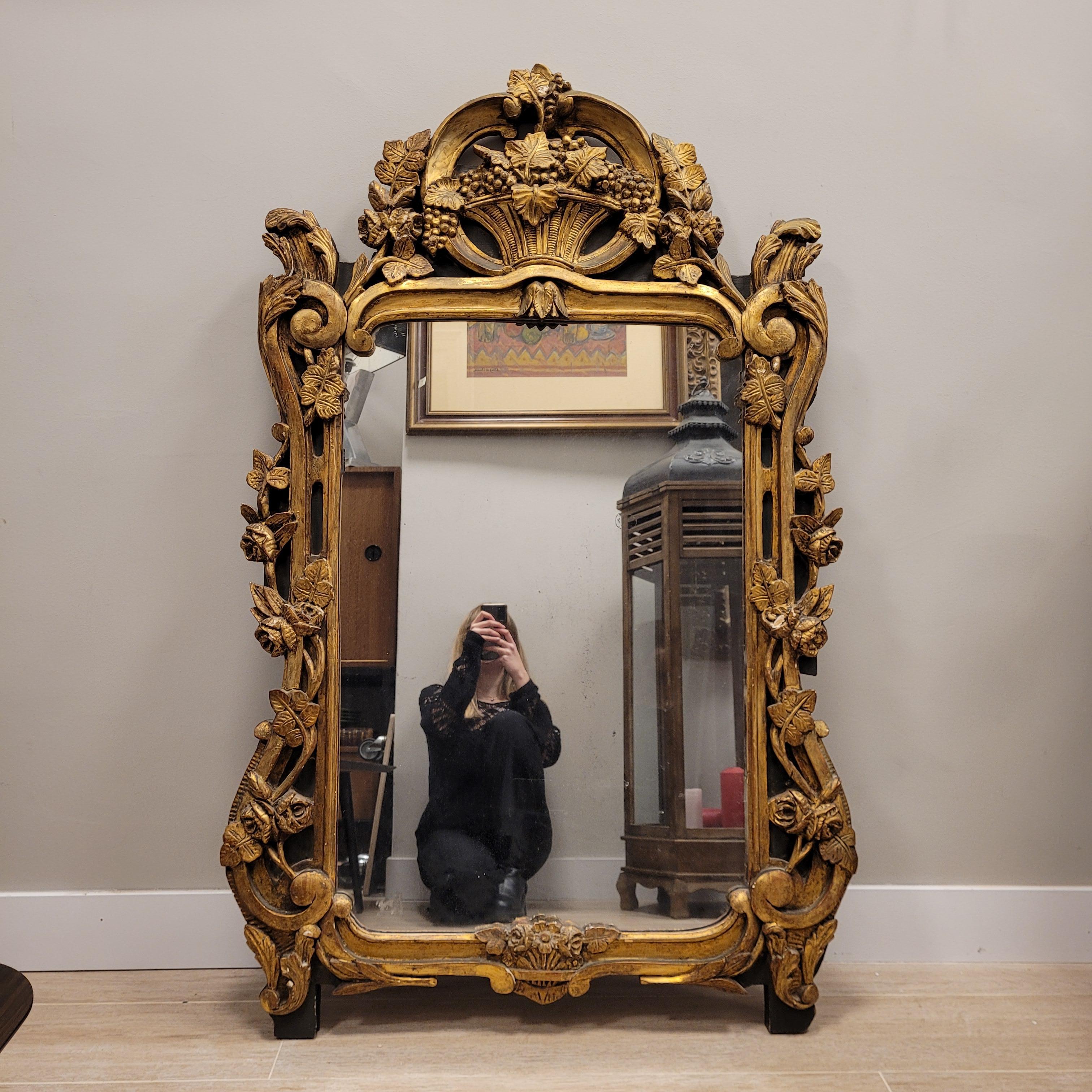Gorgeous 

Spectacular French mirror of Regency style and era. The French Regency refers to the period after the death of Louis XIV, between September 1, 1715 and February 15, 1723, during which King Louis XV was a minor and France was governed by