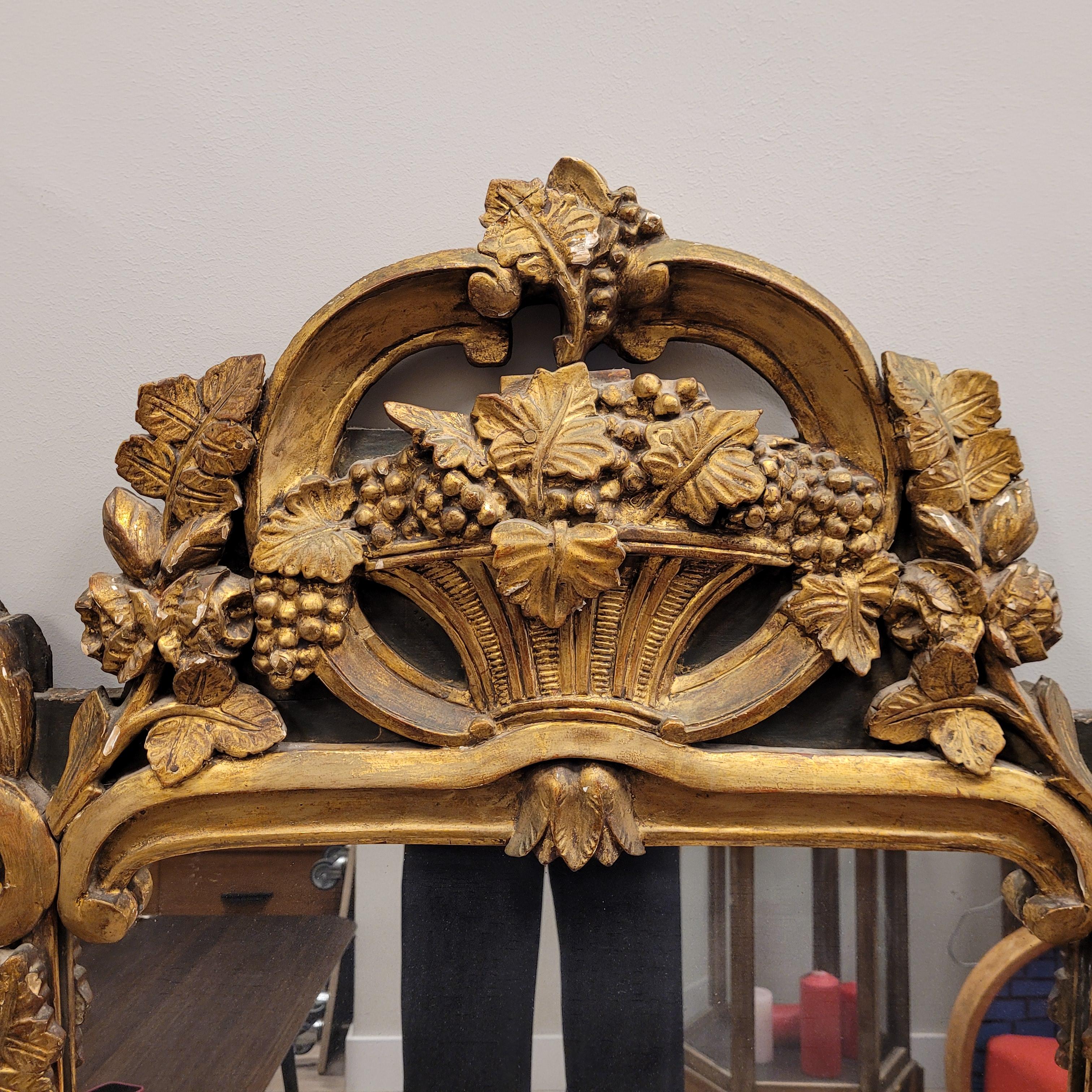  French Great Mirror, Regency carved and gilded wood In Good Condition For Sale In Valladolid, ES