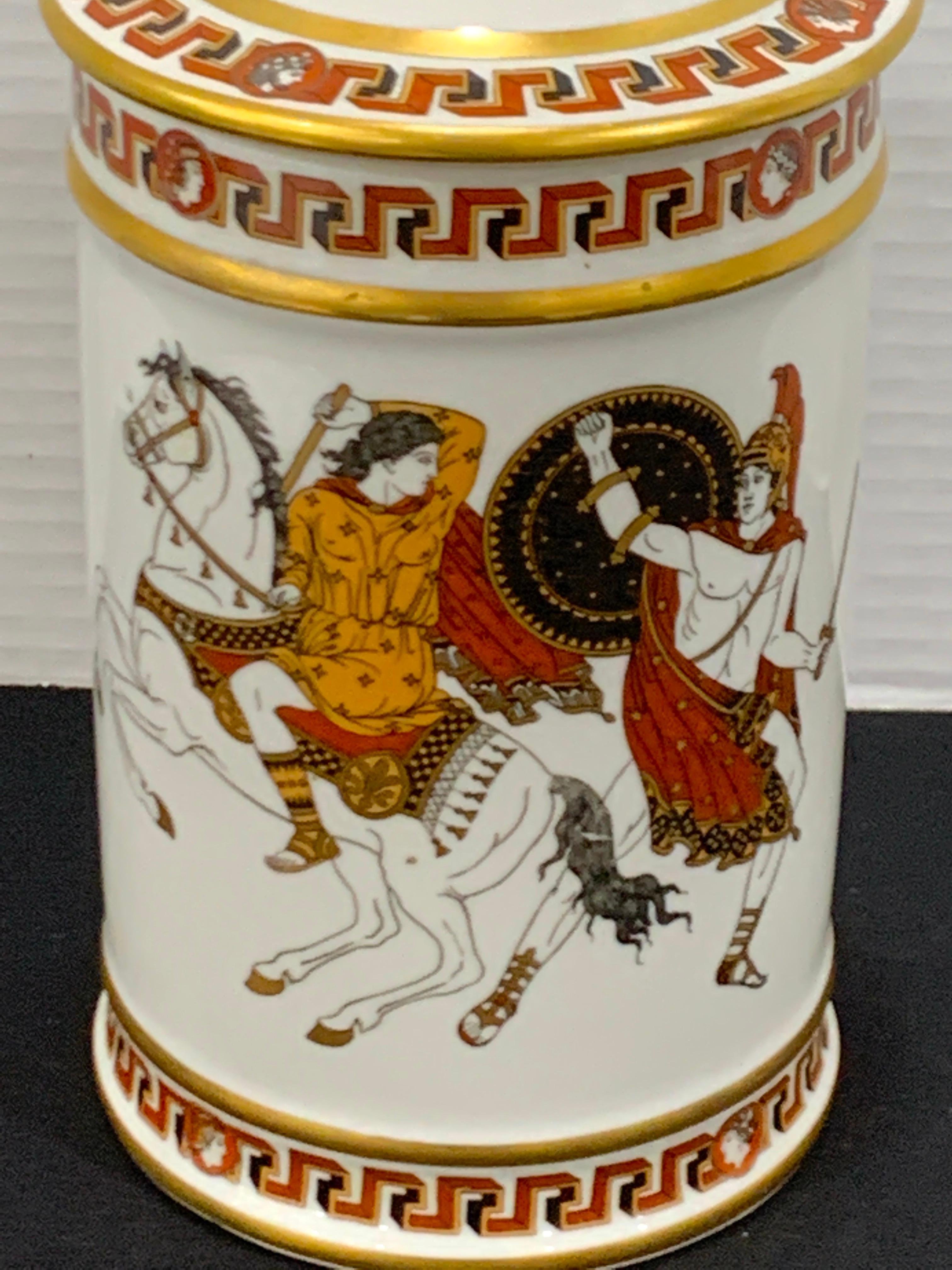 Grec classique Pot d'apothicaire en porcelaine de style néo-grec français en vente