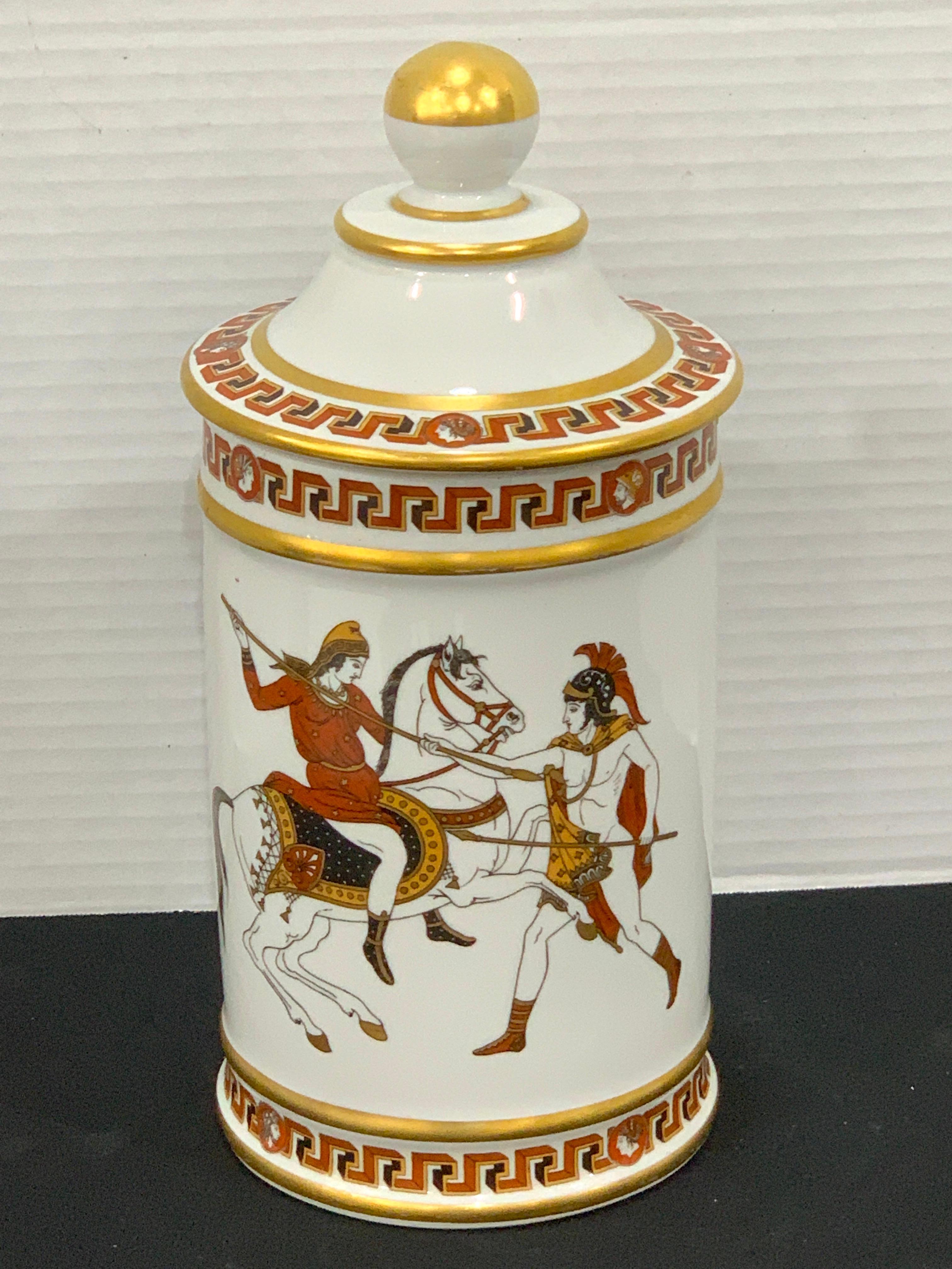 Français Pot d'apothicaire en porcelaine de style néo-grec français en vente