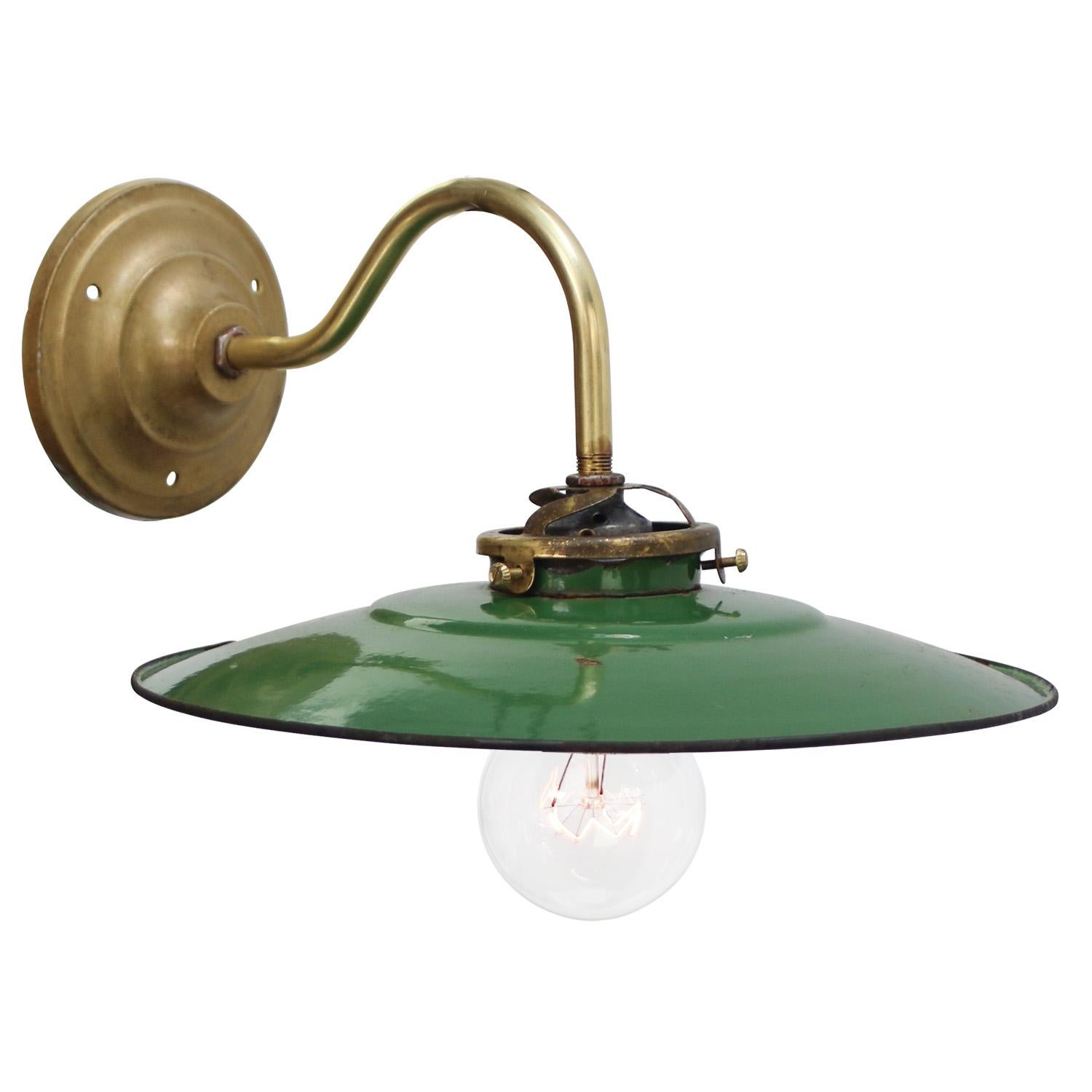 French wall lamp
Green enamel shade
Brass wall piece and arm

diameter brass wall mount: 10 cm, 3 holes to secure

Weight: 0.40 kg / 0.9 lb

Priced per individual item. All lamps have been made suitable by international standards for incandescent