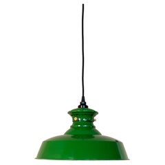 Lampe à suspension industrielle vintage française en émail vert