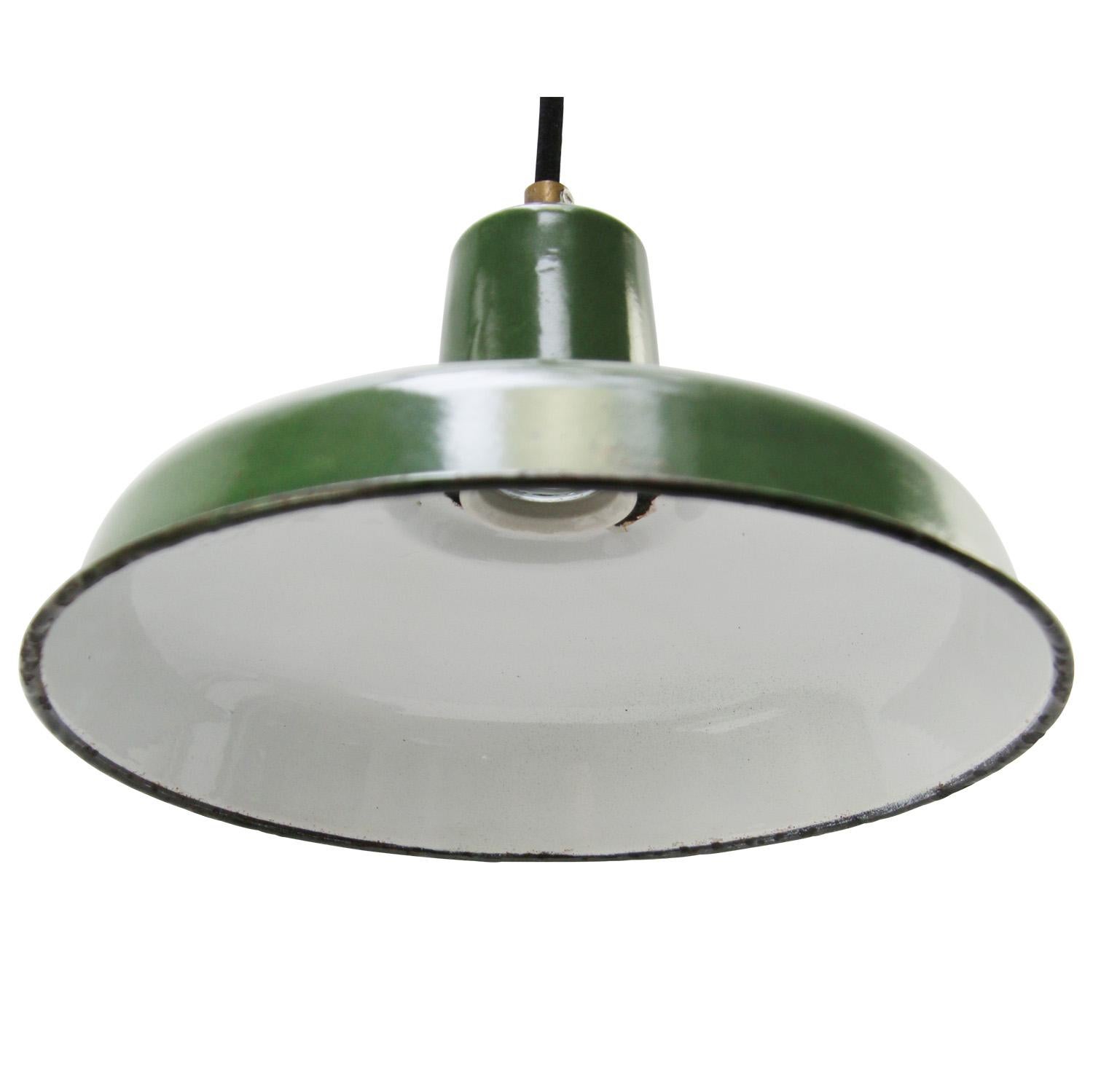 French Green Enamel Vintage Industrial Pendant Lights In Good Condition In Amsterdam, NL