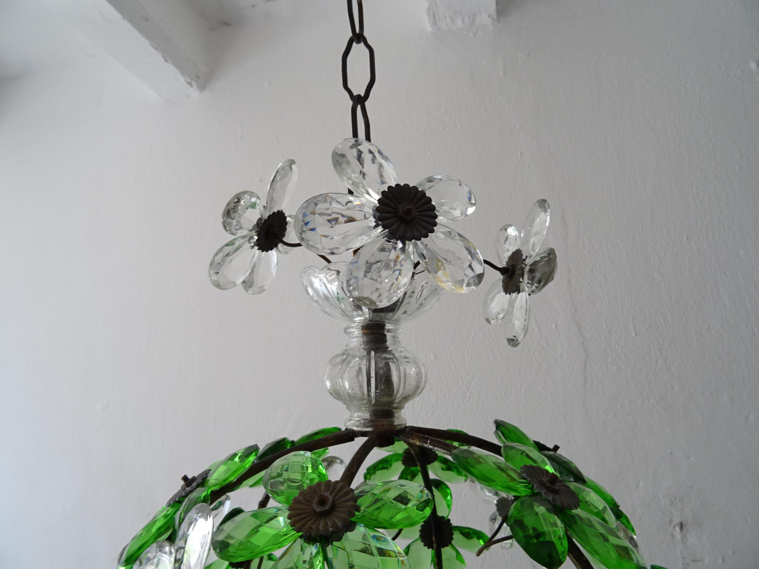 French Green Flower Ball Crystal Prisms Maison Baguès Style Chandelier, 1920s In Good Condition In Firenze, Toscana