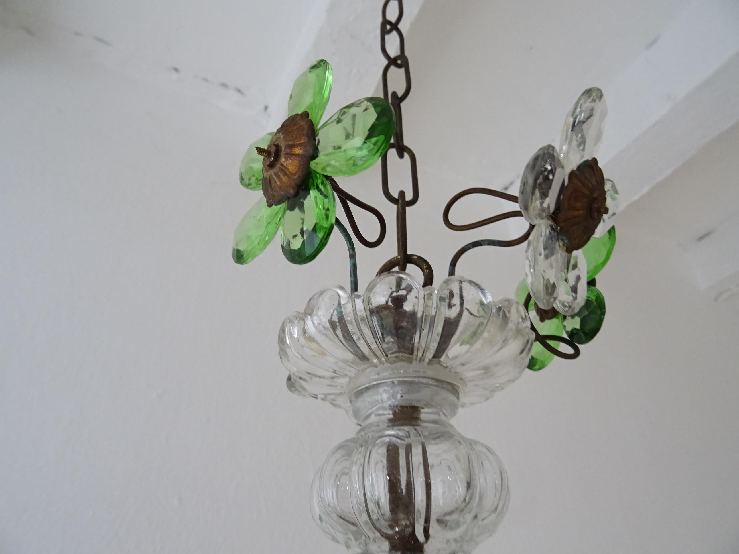 French Green Flower Ball Crystal Prisms Maison Baguès Style Chandelier, 1920s In Good Condition For Sale In Modena (MO), Modena (Mo)