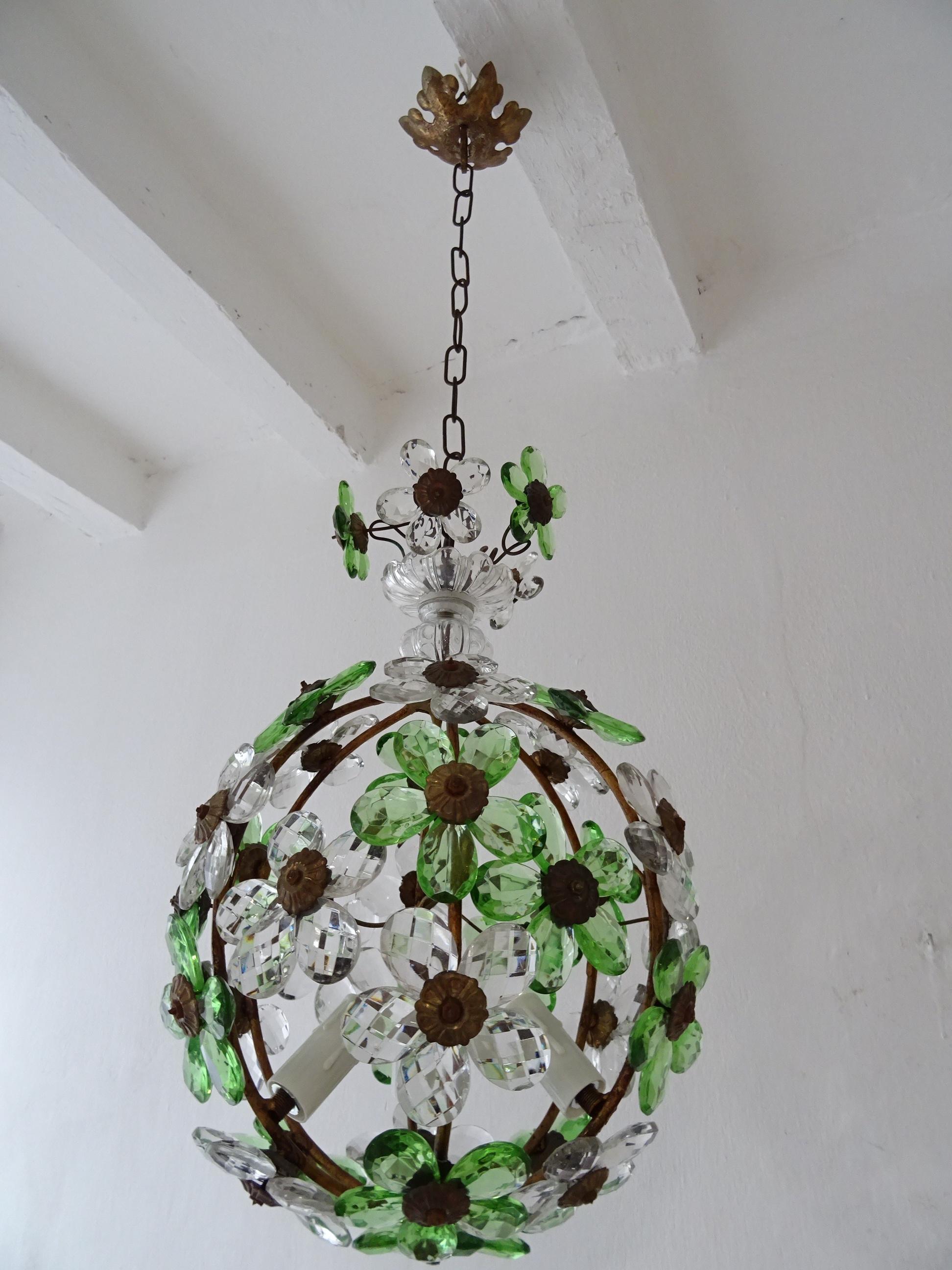 French Green Flower Ball Crystal Prisms Maison Baguès Style Chandelier, 1920s For Sale 5