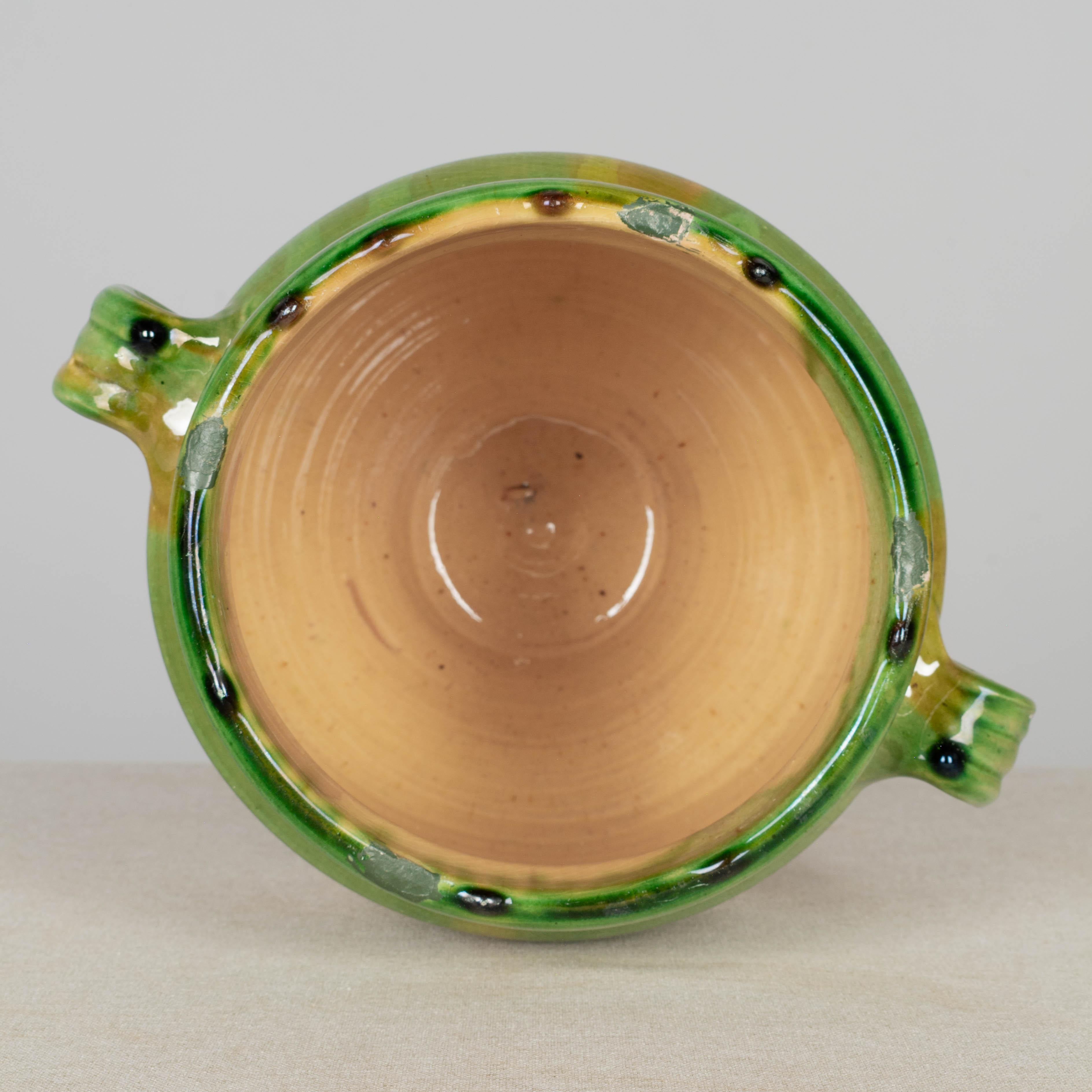 Terracotta Ceramica francese in terracotta smaltata di colore verde in vendita