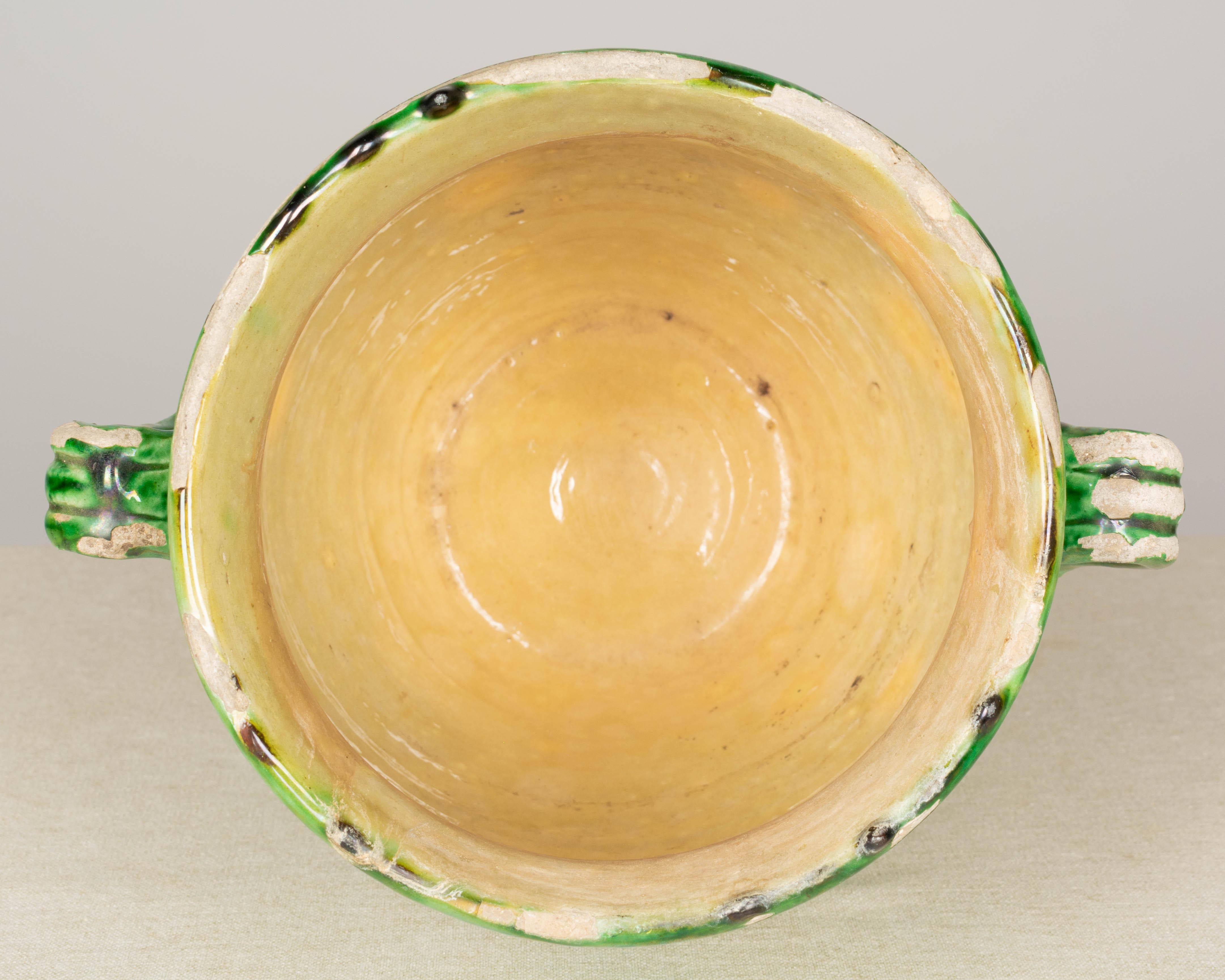 Grün glasierte Terrakotta-Keramik-Vase oder Übertopf im Angebot 3