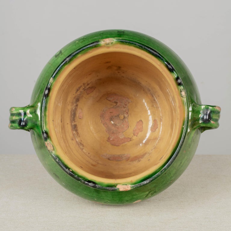 Grün glasierte Terrakotta-Keramik-Vase oder Übertopf im Angebot bei 1stDibs
