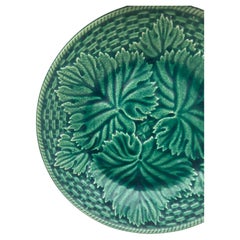 Majolika-Teller mit französischen grünen Blättern, Salins, um 1890